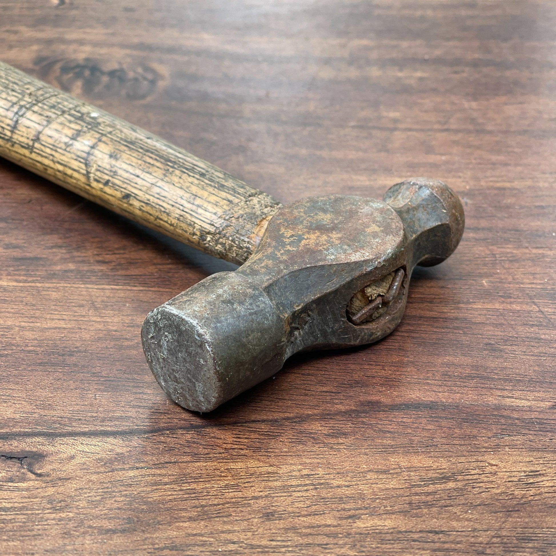 Antieke kleine hamer - Bamestra Curiosa