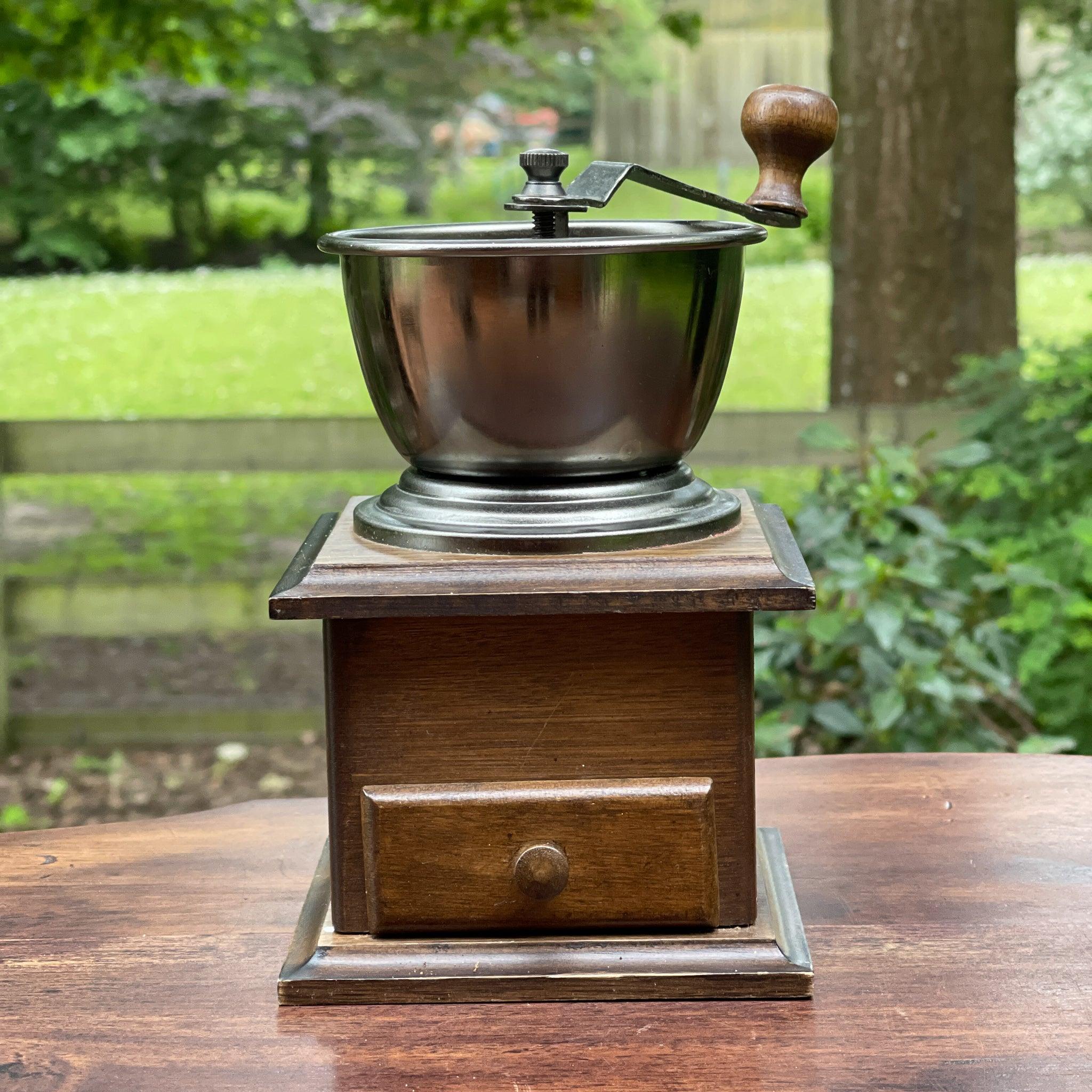 Antieke koffiemolen - The Collectionist