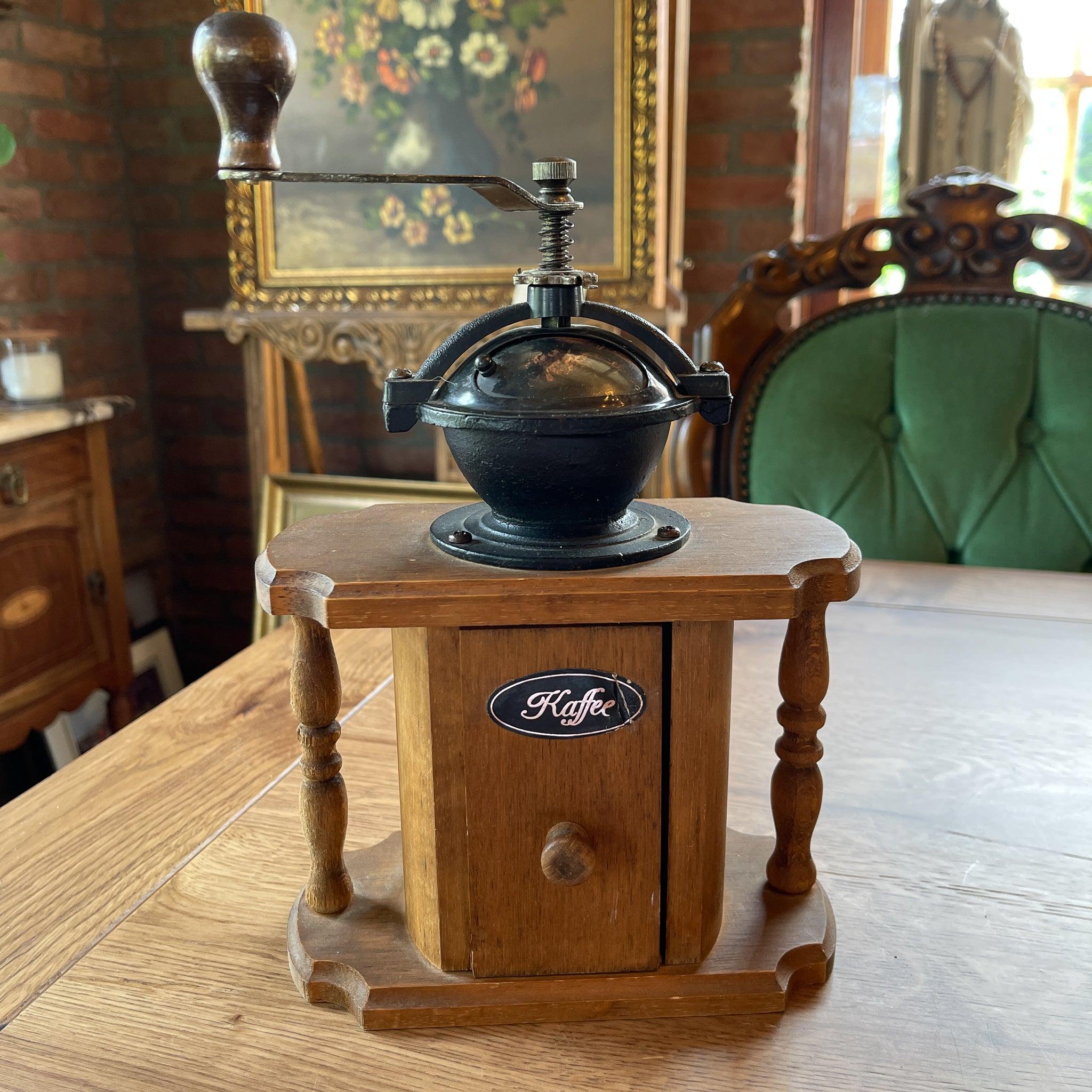 Antieke koffiemolen - The Collectionist