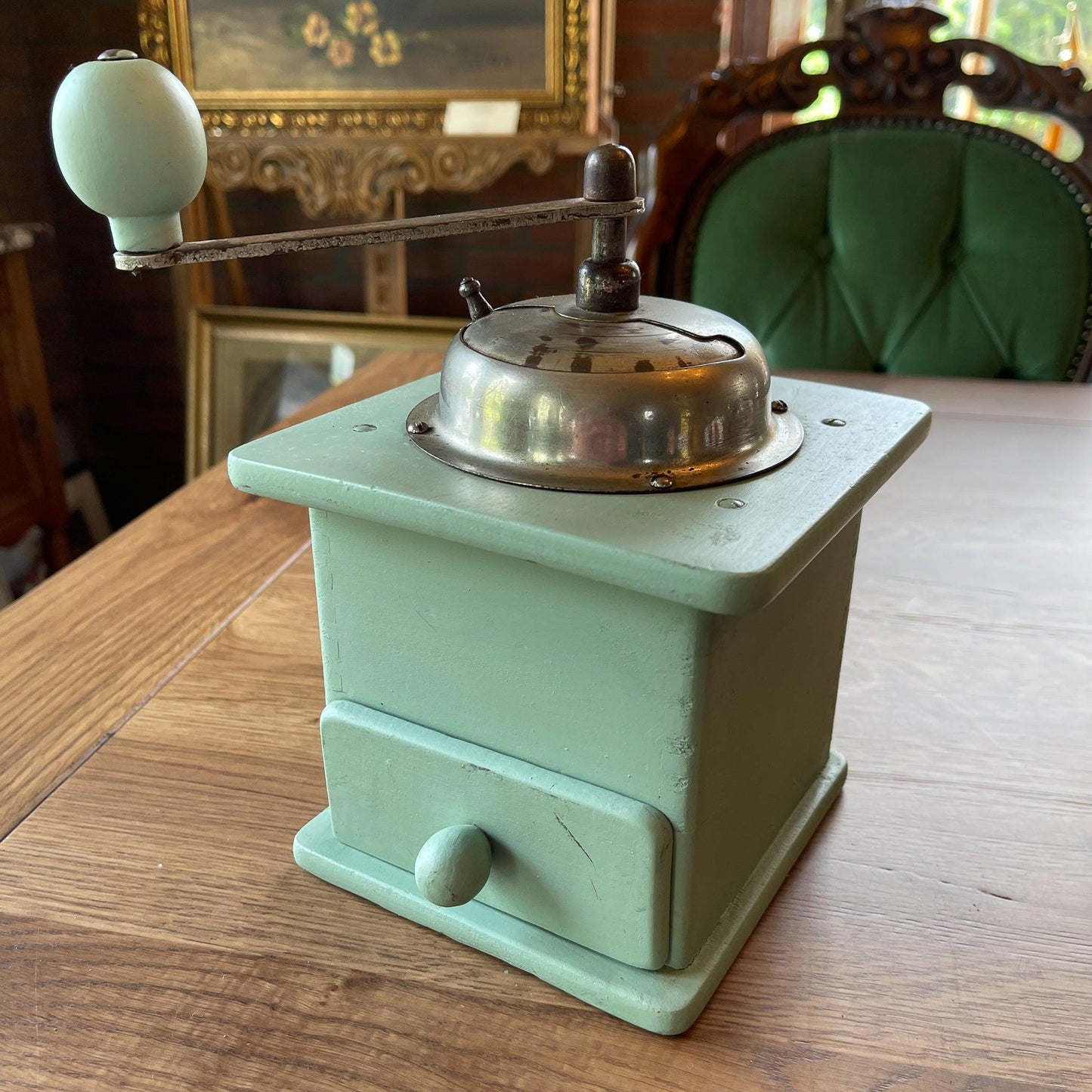 Antieke koffiemolen - Bamestra Curiosa