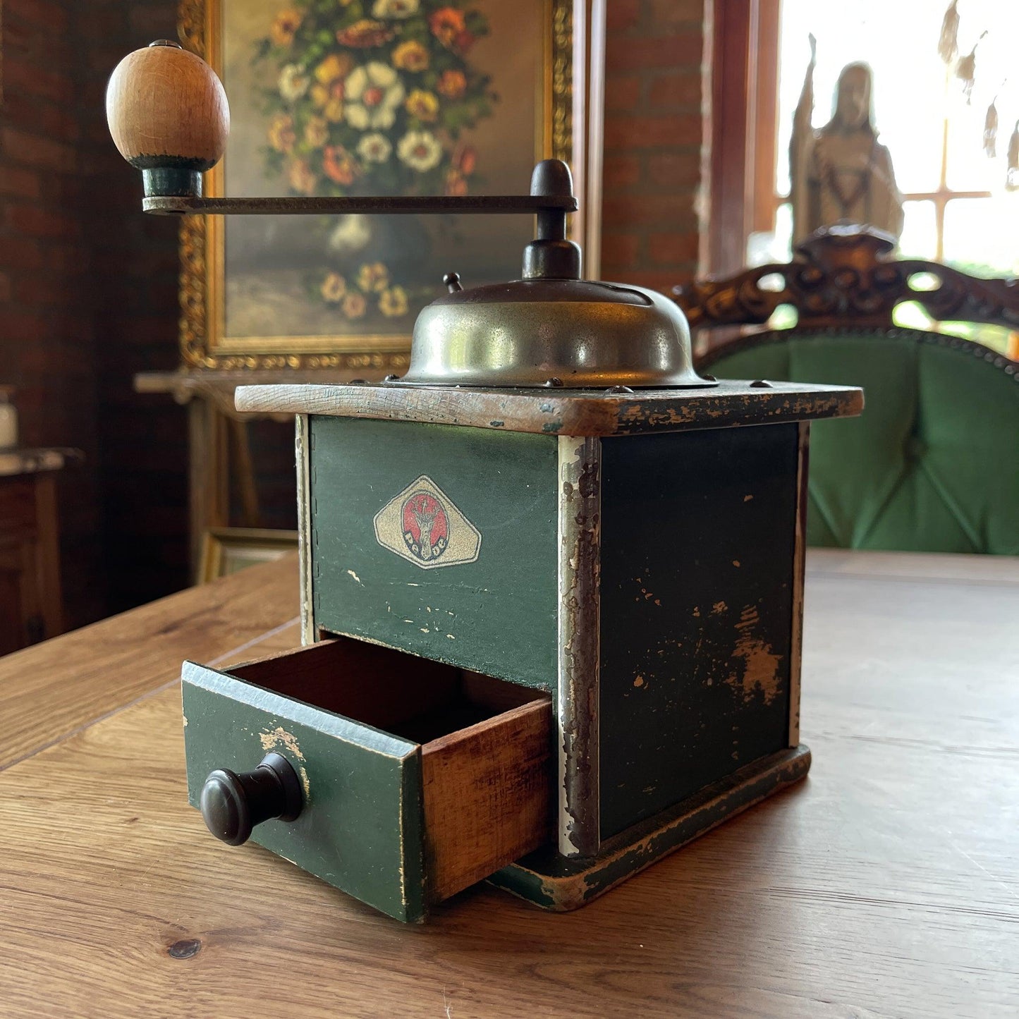 Antieke koffiemolen - Bamestra Curiosa