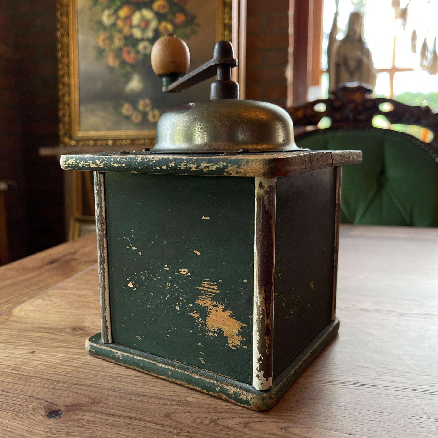 Antieke koffiemolen - Bamestra Curiosa