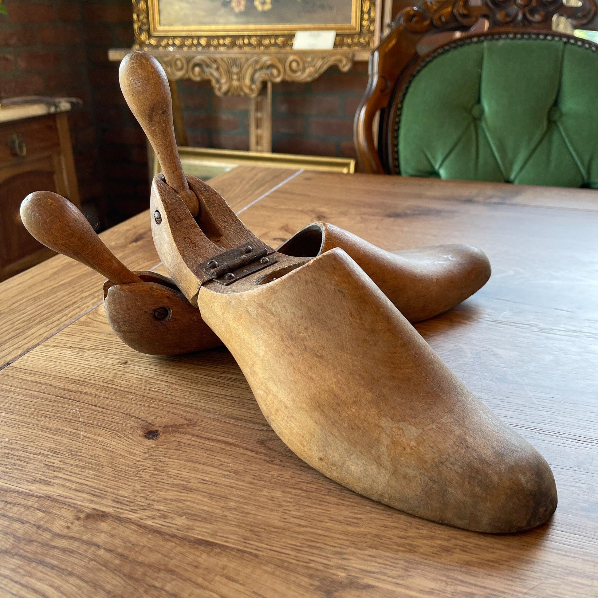 Antieke schoenspanners / mallen - Bamestra Curiosa