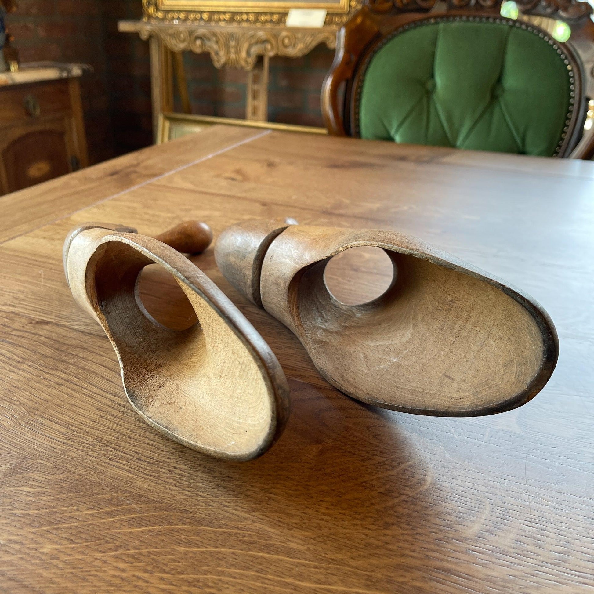 Antieke schoenspanners / mallen - Bamestra Curiosa