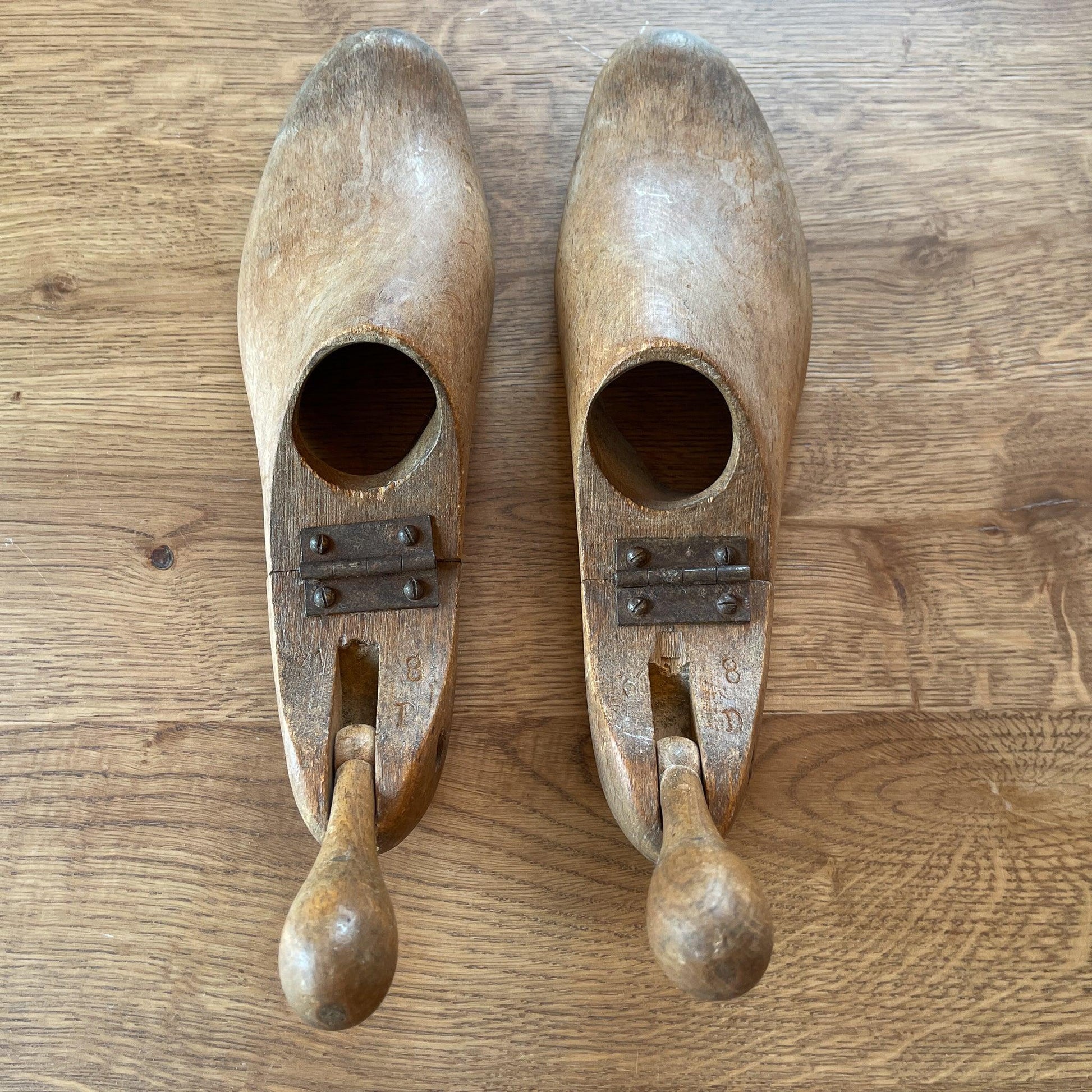 Antieke schoenspanners / mallen - Bamestra Curiosa