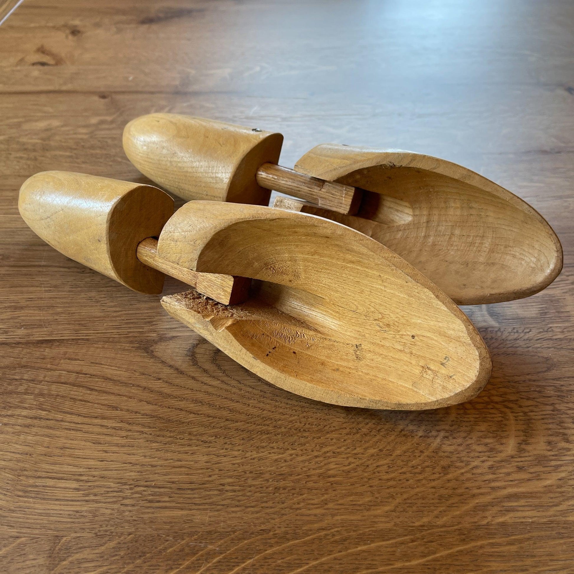 Antieke schoenspanners / mallen - Bamestra Curiosa