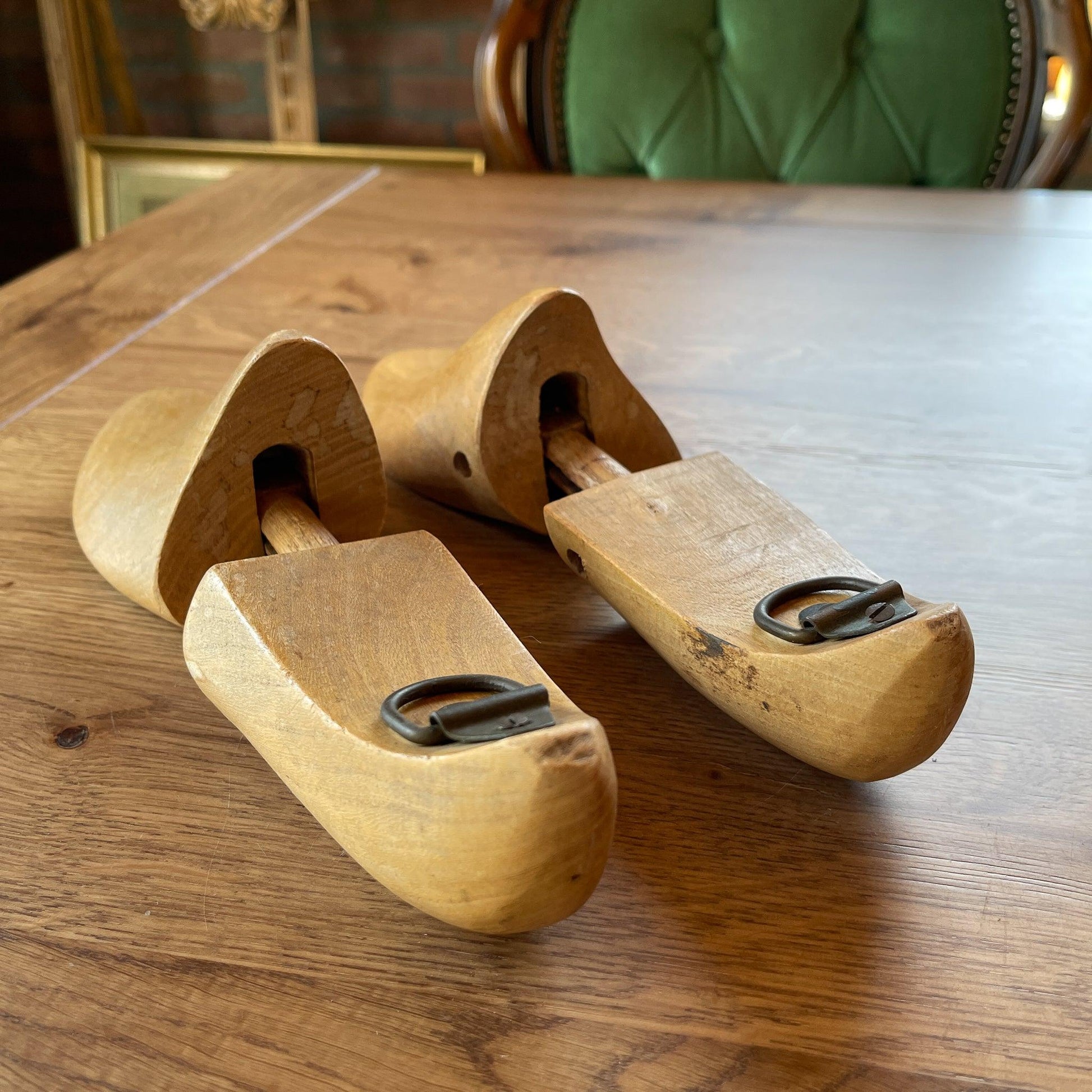 Antieke schoenspanners / mallen - Bamestra Curiosa