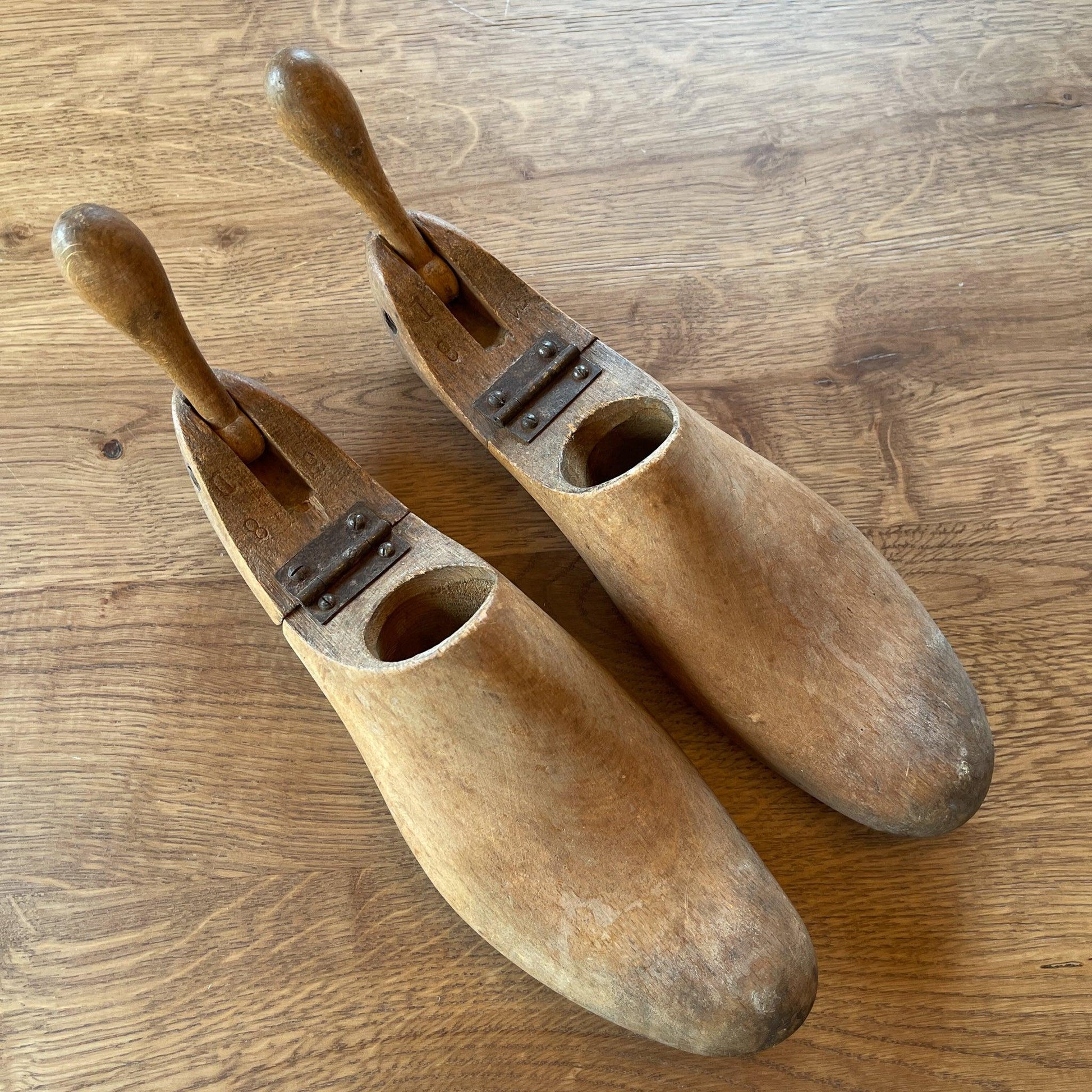 Antieke schoenspanners / mallen - Bamestra Curiosa