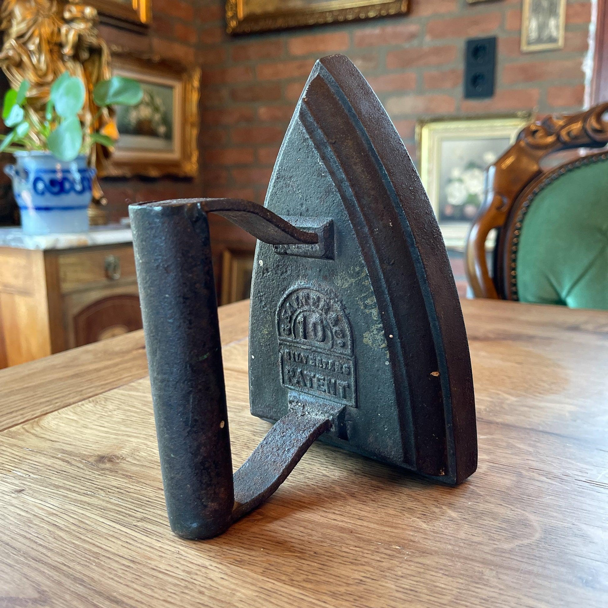 Antieke strijkbout - Bamestra Curiosa