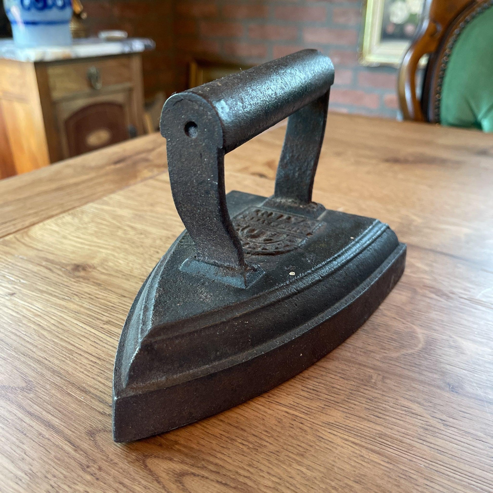 Antieke strijkbout - Bamestra Curiosa