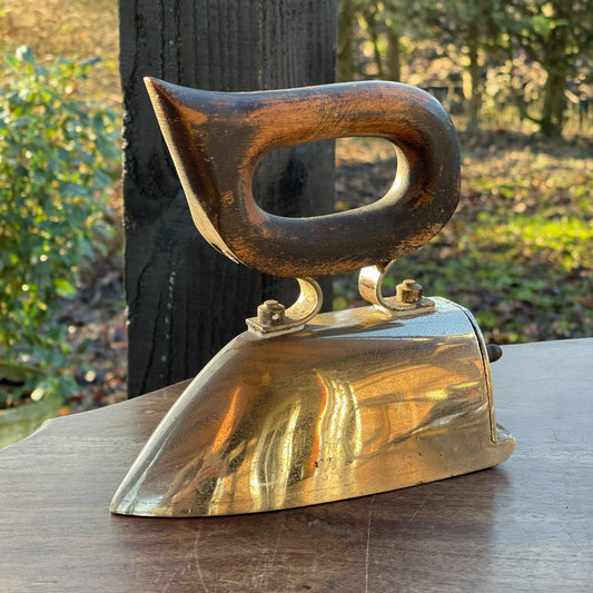 Antieke strijkijzer - Bamestra Curiosa