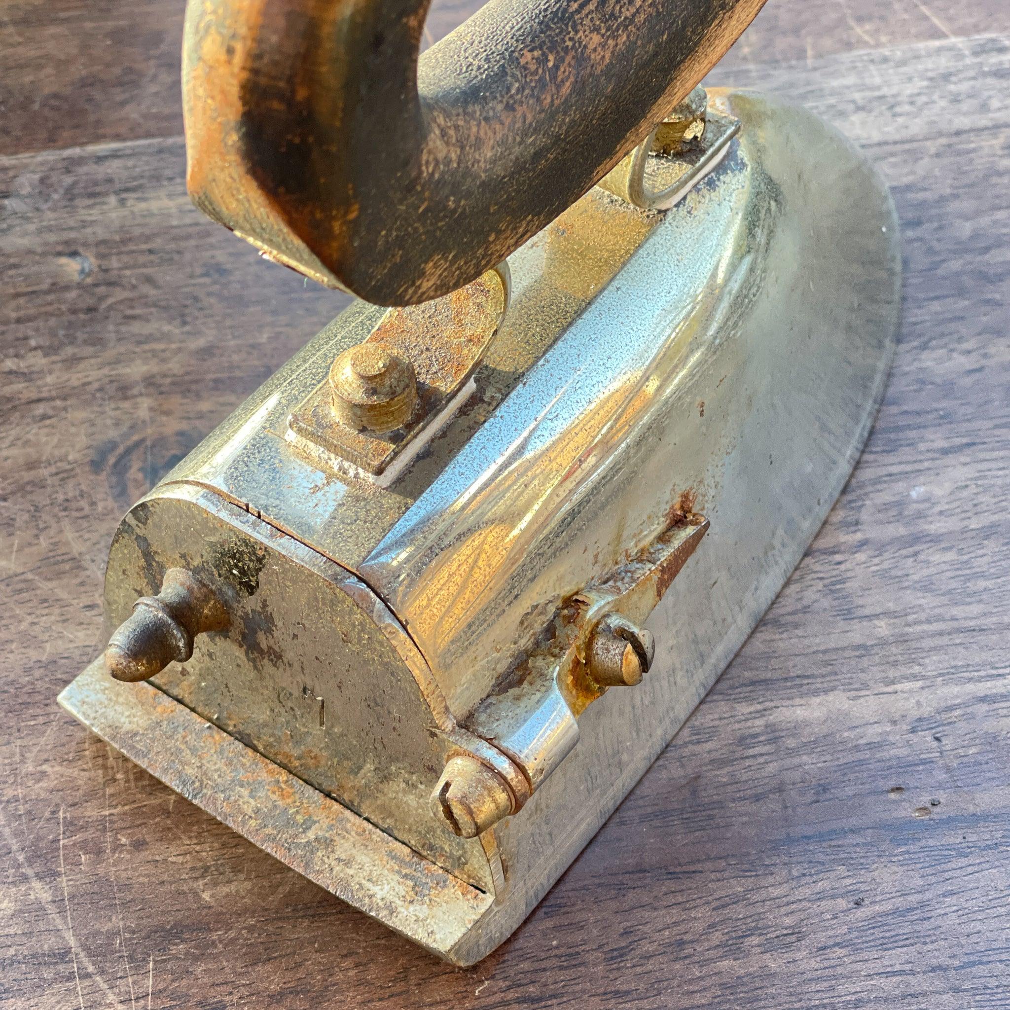 Antieke strijkijzer - Bamestra Curiosa