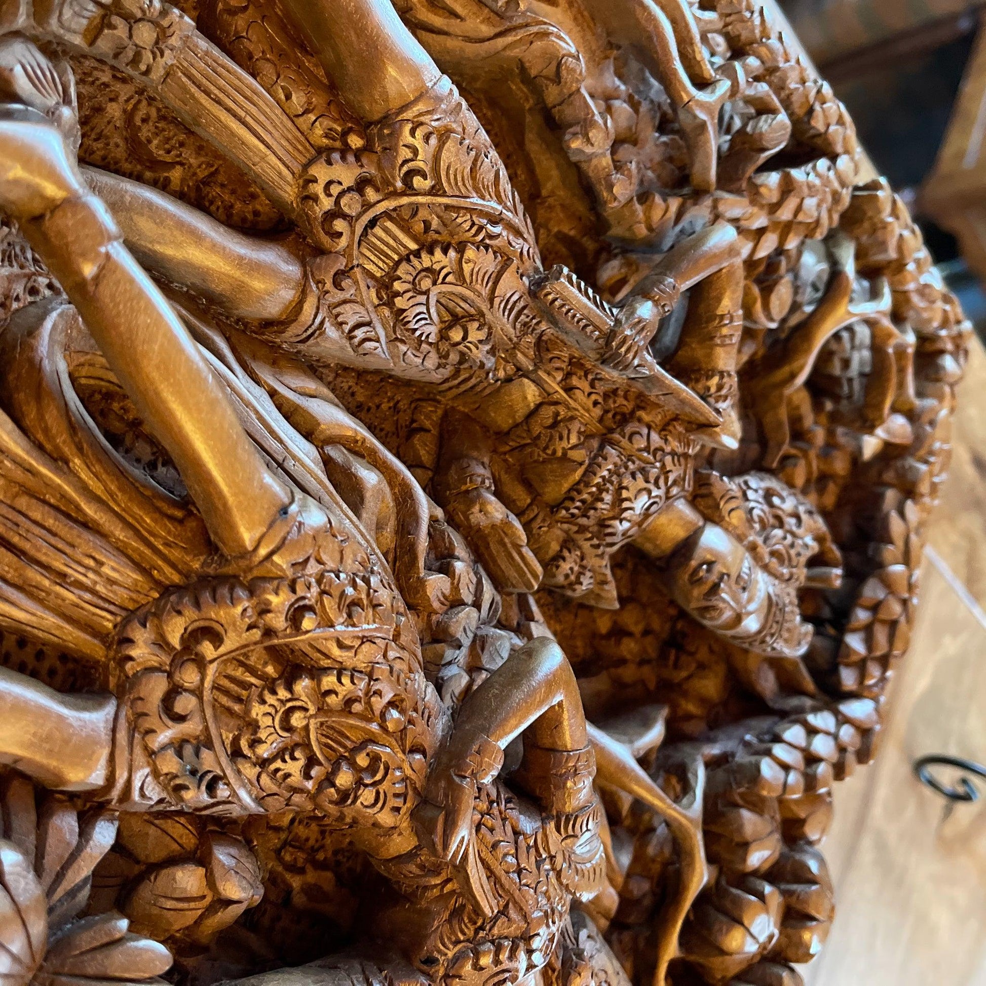 Balinees houtsnijwerk - Bamestra Curiosa