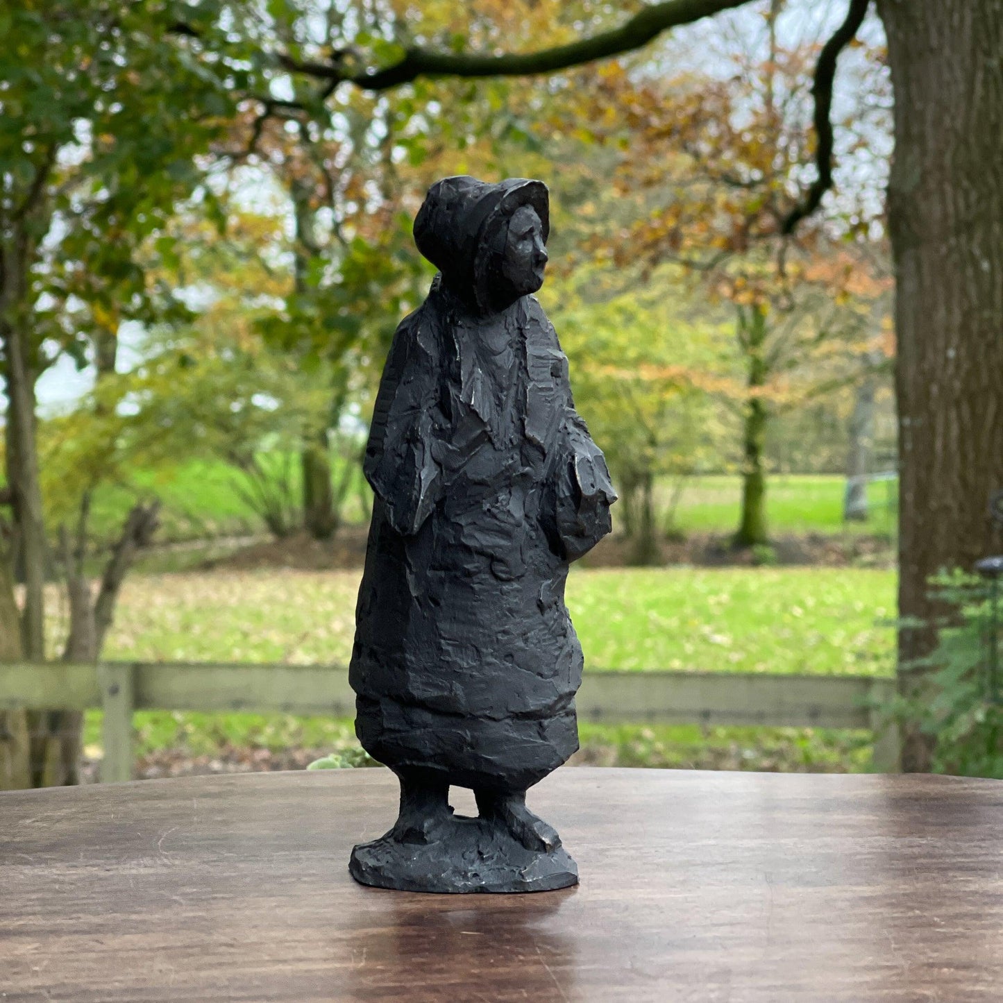 Beeldje van Mie Peels - Bamestra Curiosa