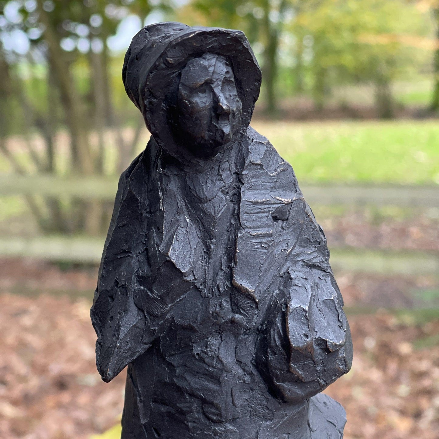 Beeldje van Mie Peels - Bamestra Curiosa