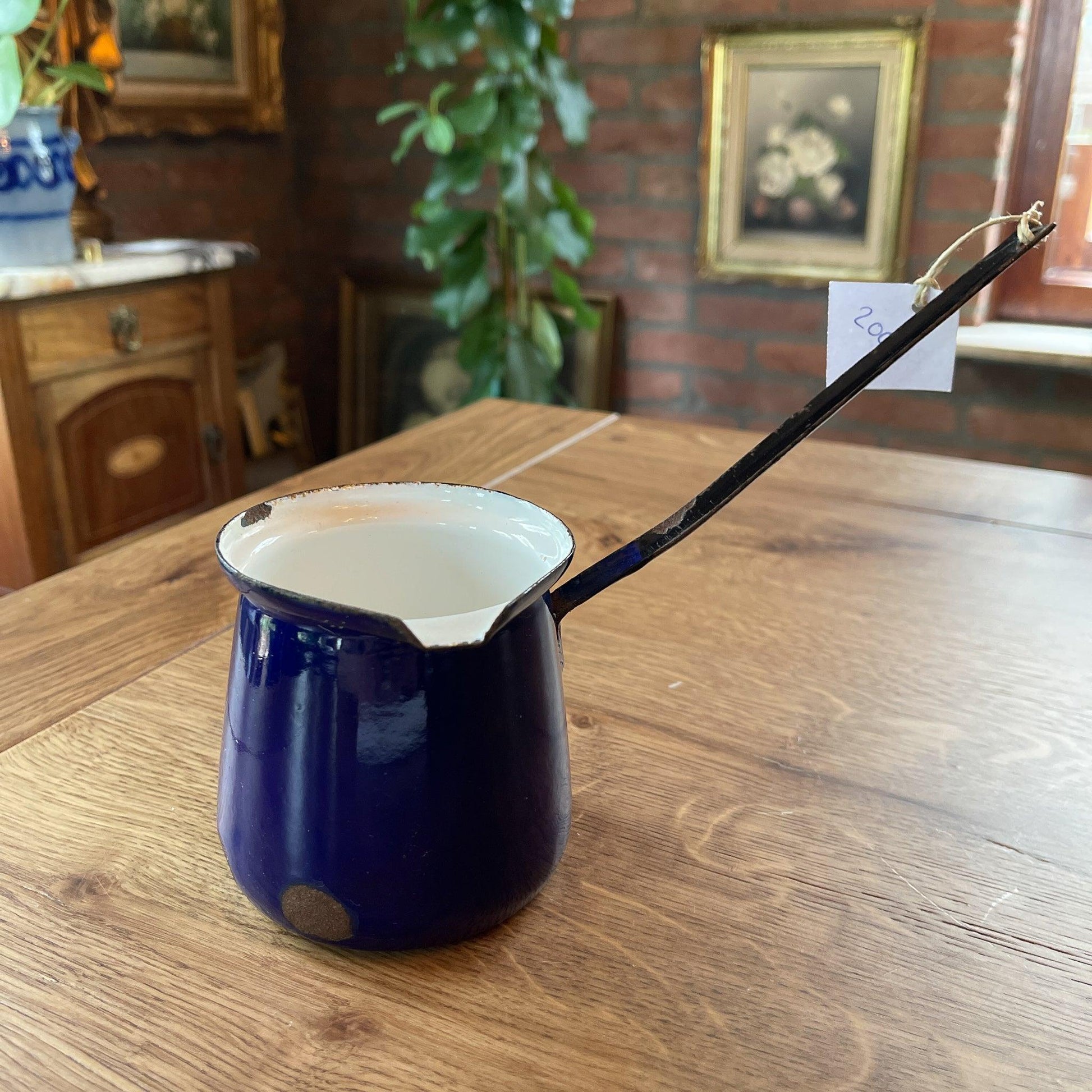 Blauw emaille schenkkannetje - Bamestra Curiosa