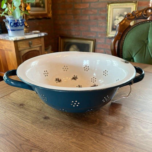 Blauwe emaille vergiet - Bamestra Curiosa