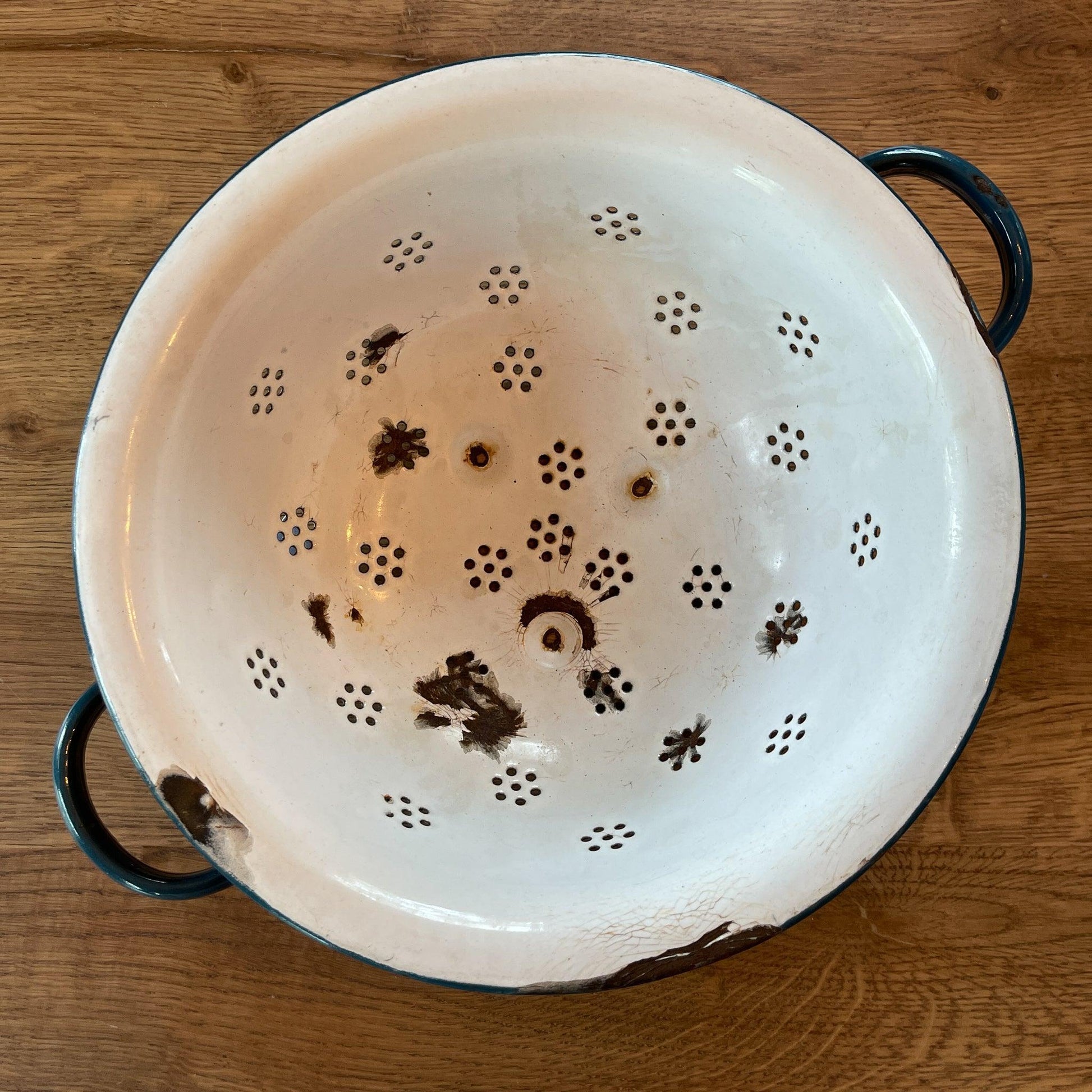 Blauwe emaille vergiet - Bamestra Curiosa