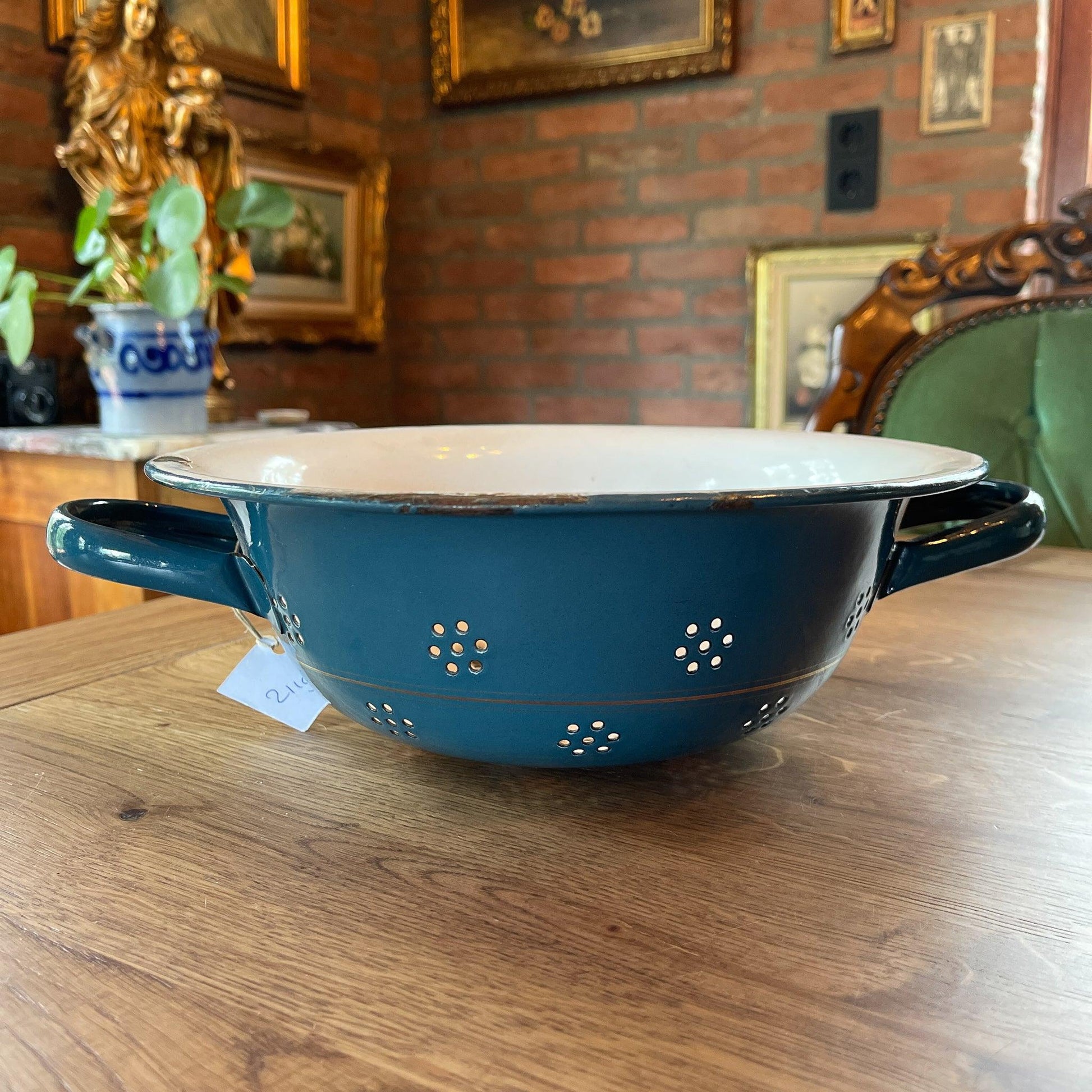 Blauwe emaille vergiet - Bamestra Curiosa