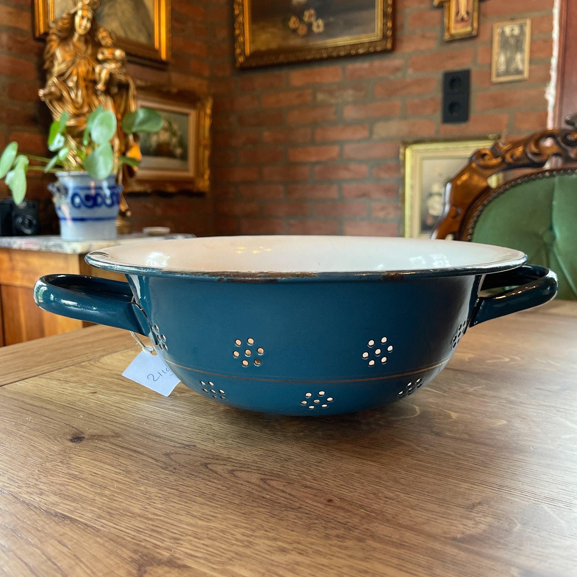 Blauwe emaille vergiet - Bamestra Curiosa