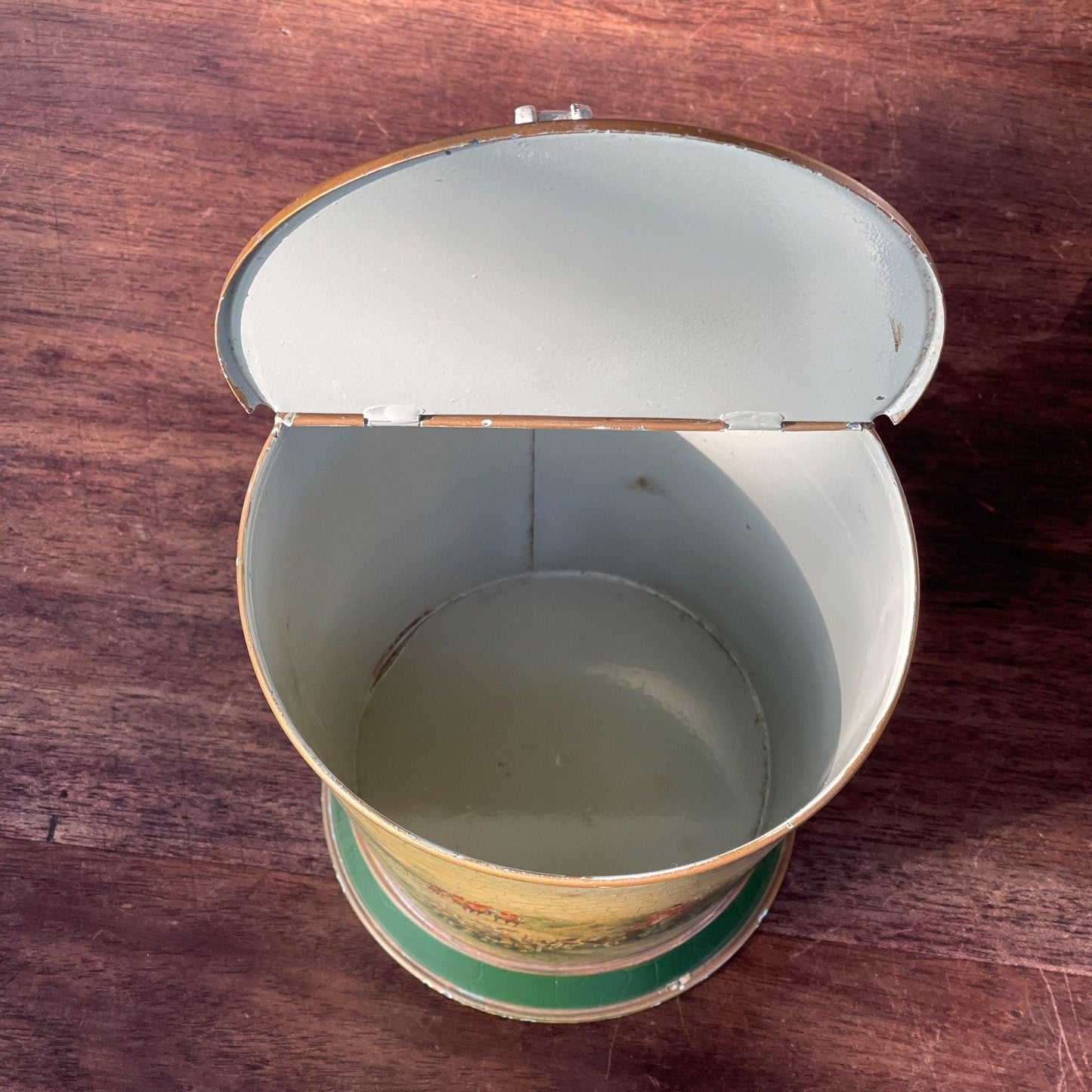 Blik met handgreep en klep met jacht tafereel - The Collectionist