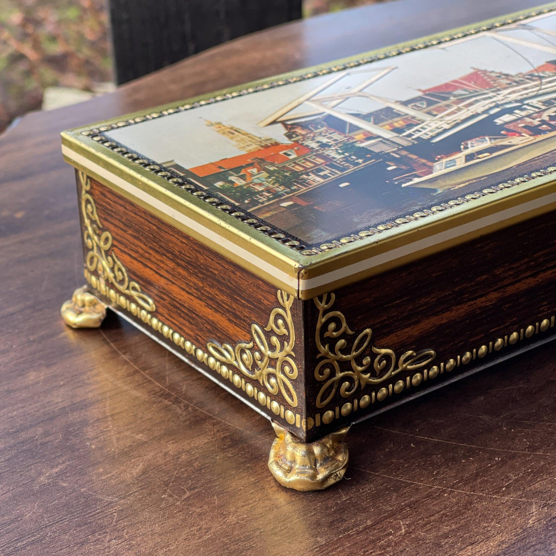 Blik met stadsgezicht van Haarlem - Bamestra Curiosa