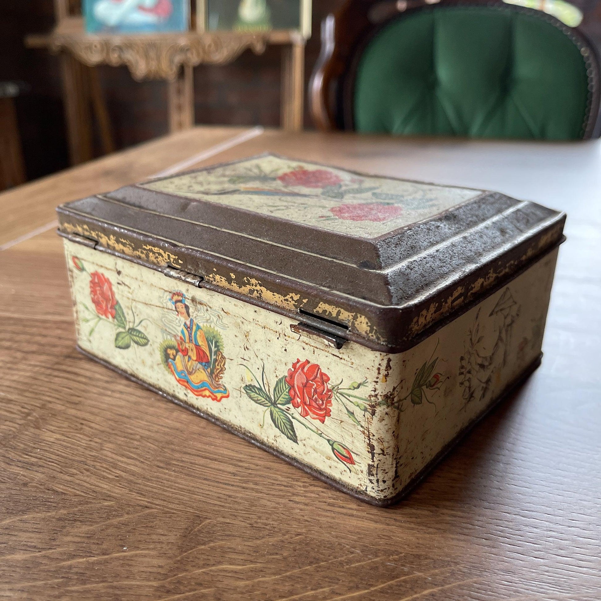 Blik van Niemeijer met bloemen en een Colibri - Bamestra Curiosa