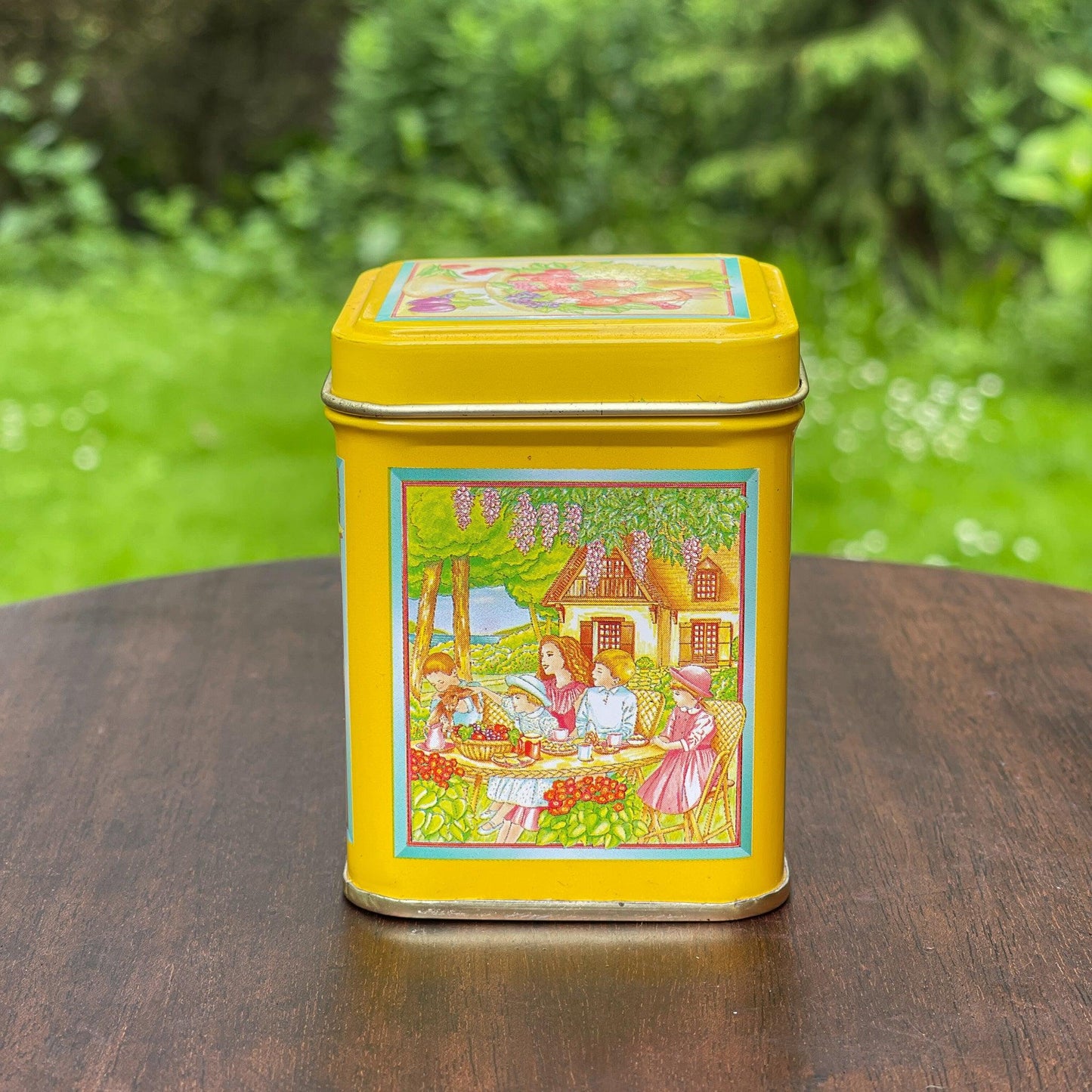 Blikje van Yves Rocher - Bamestra Curiosa