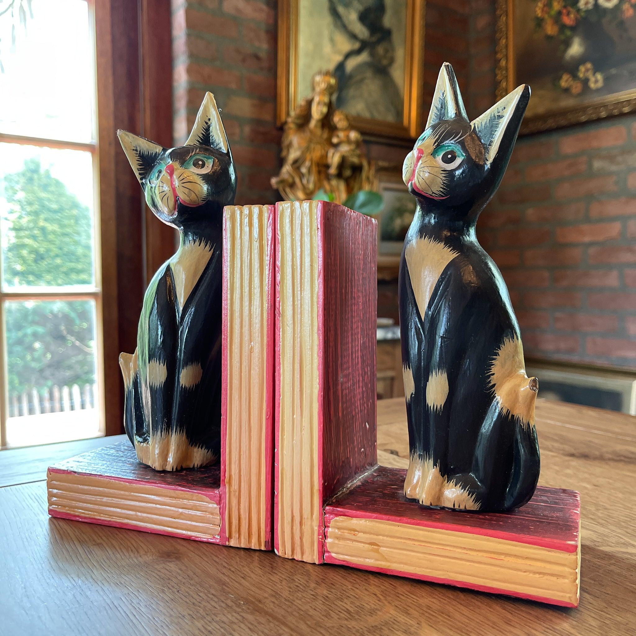 Boekensteunen met poezen - The Collectionist