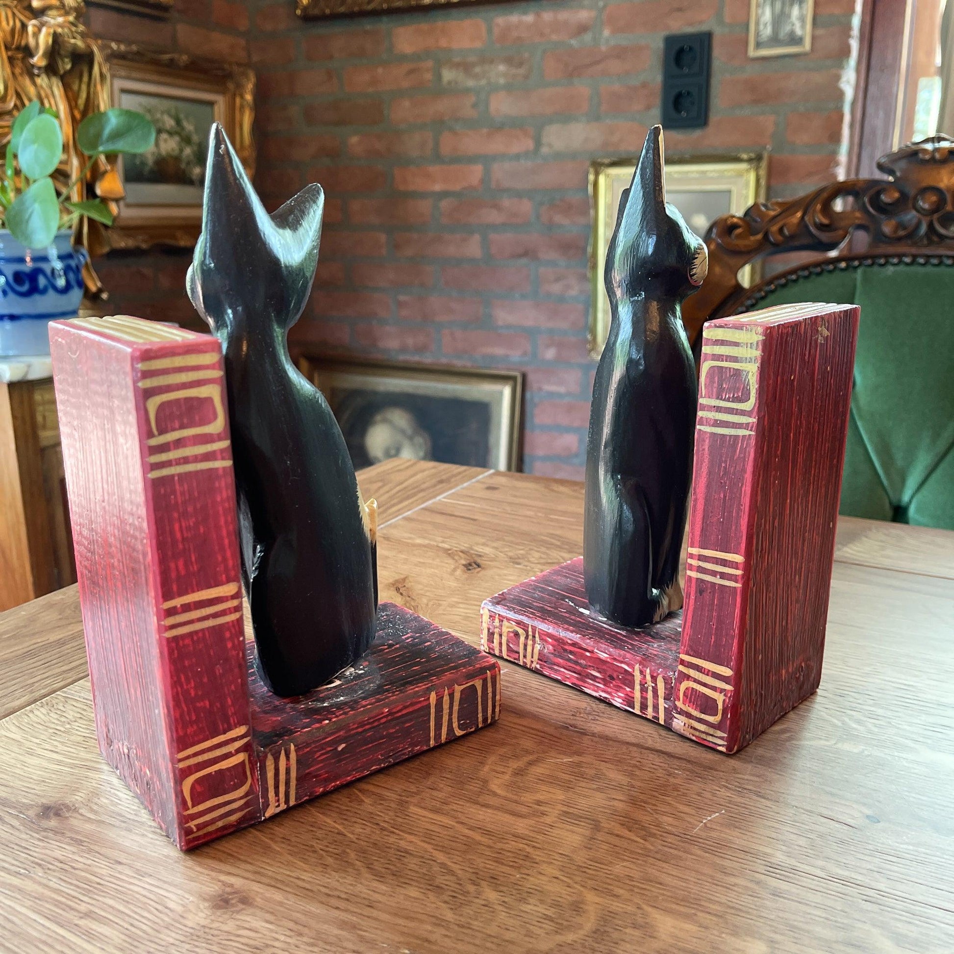 Boekensteunen met poezen - Bamestra Curiosa