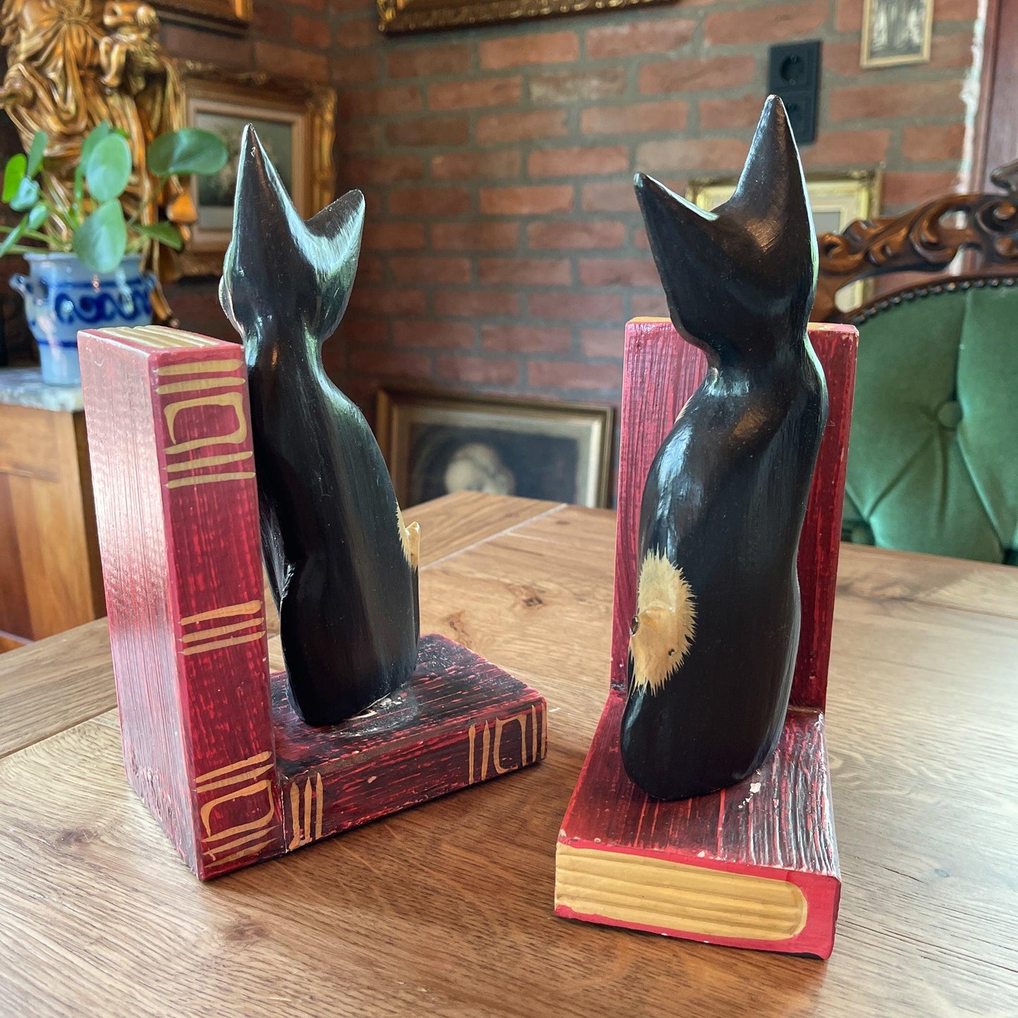 Boekensteunen met poezen - Bamestra Curiosa