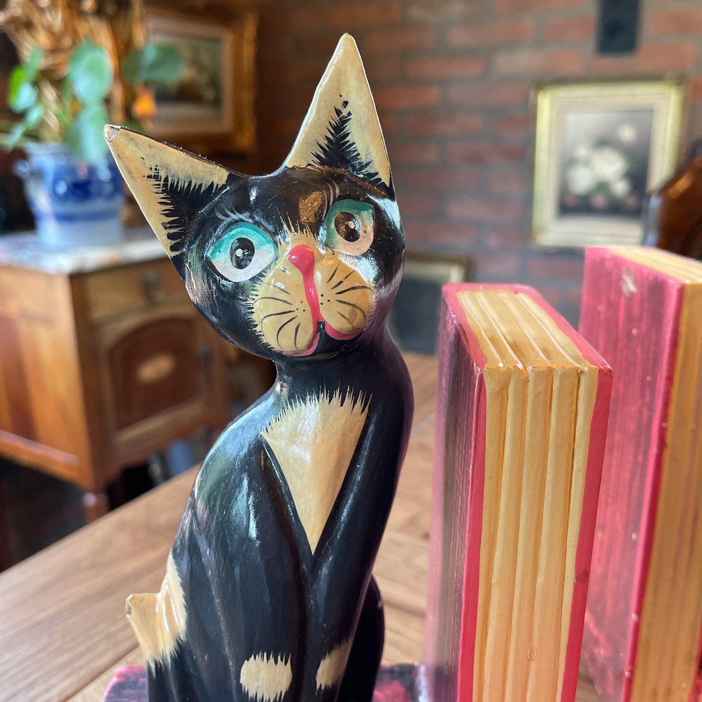 Boekensteunen met poezen - Bamestra Curiosa