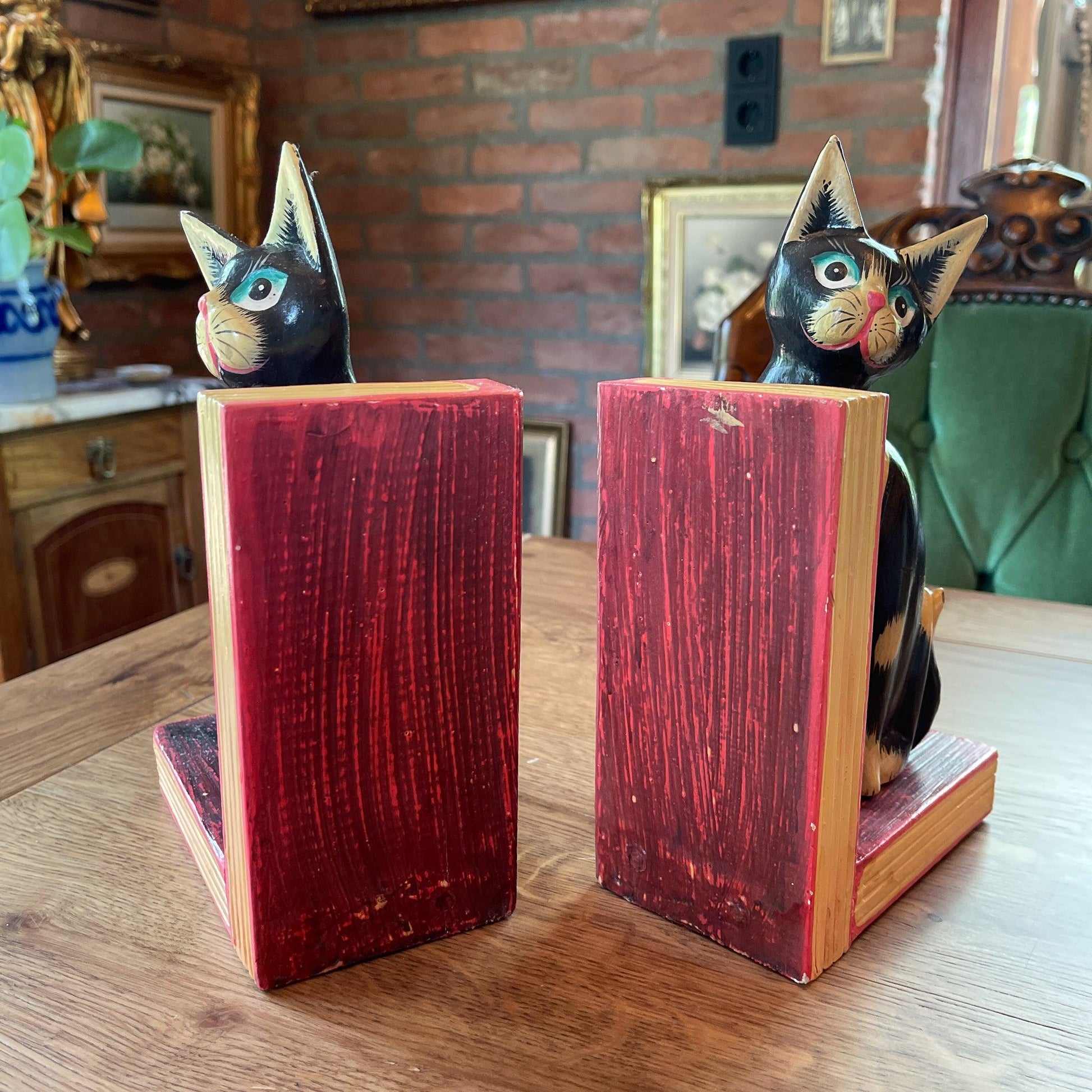 Boekensteunen met poezen - Bamestra Curiosa