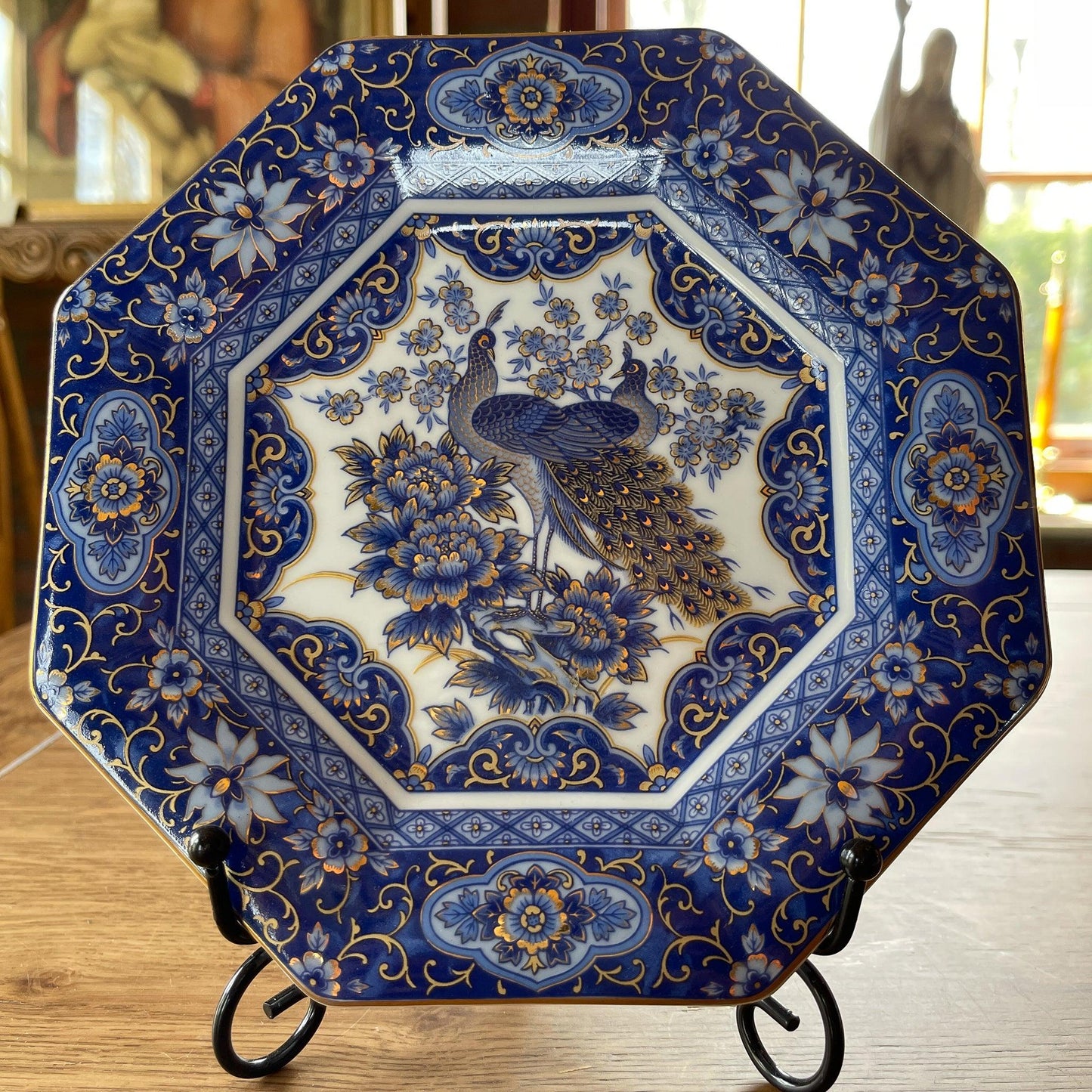 Bord met pauwen - Bamestra Curiosa