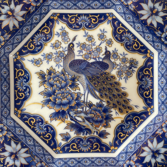 Bord met pauwen - Bamestra Curiosa