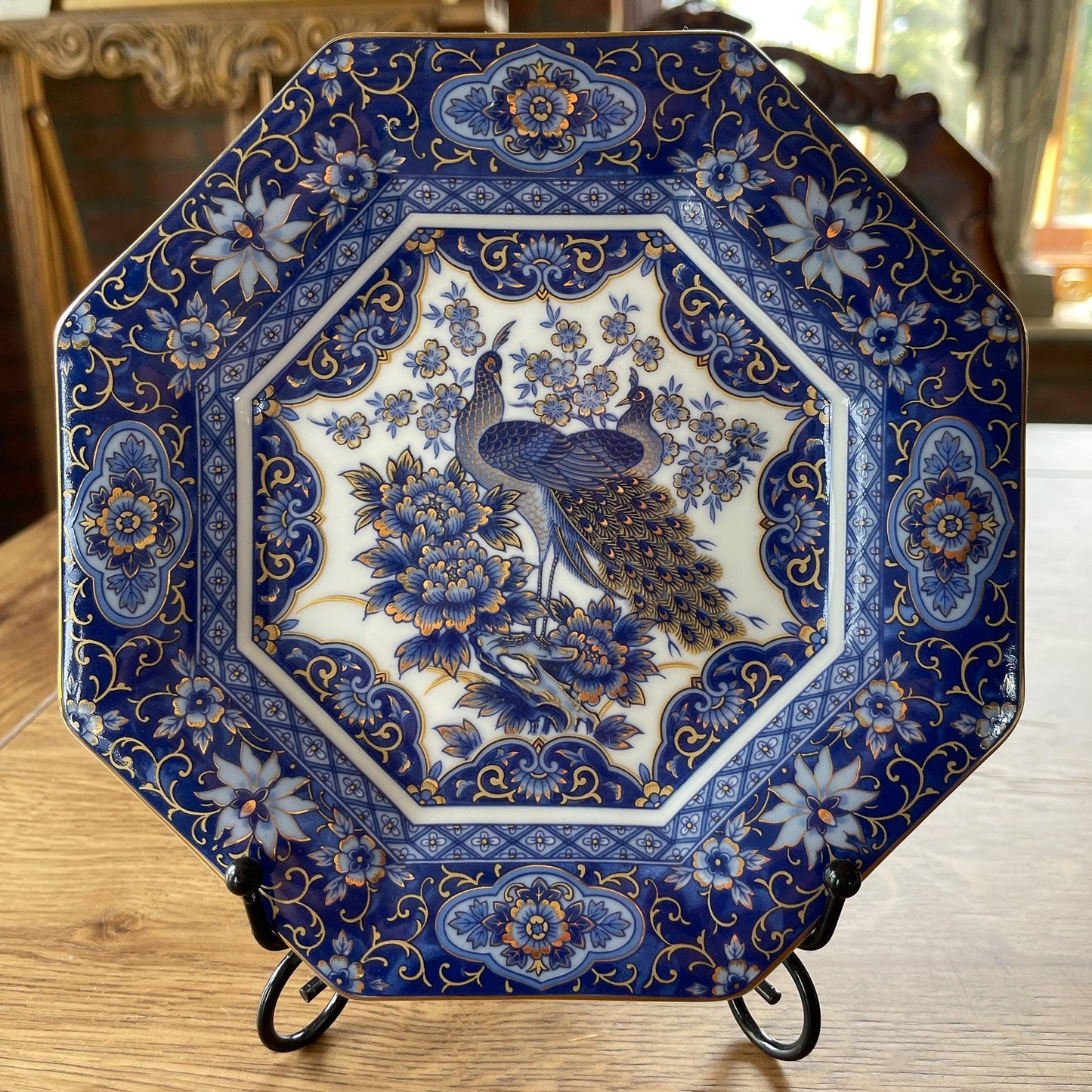 Bord met pauwen - Bamestra Curiosa