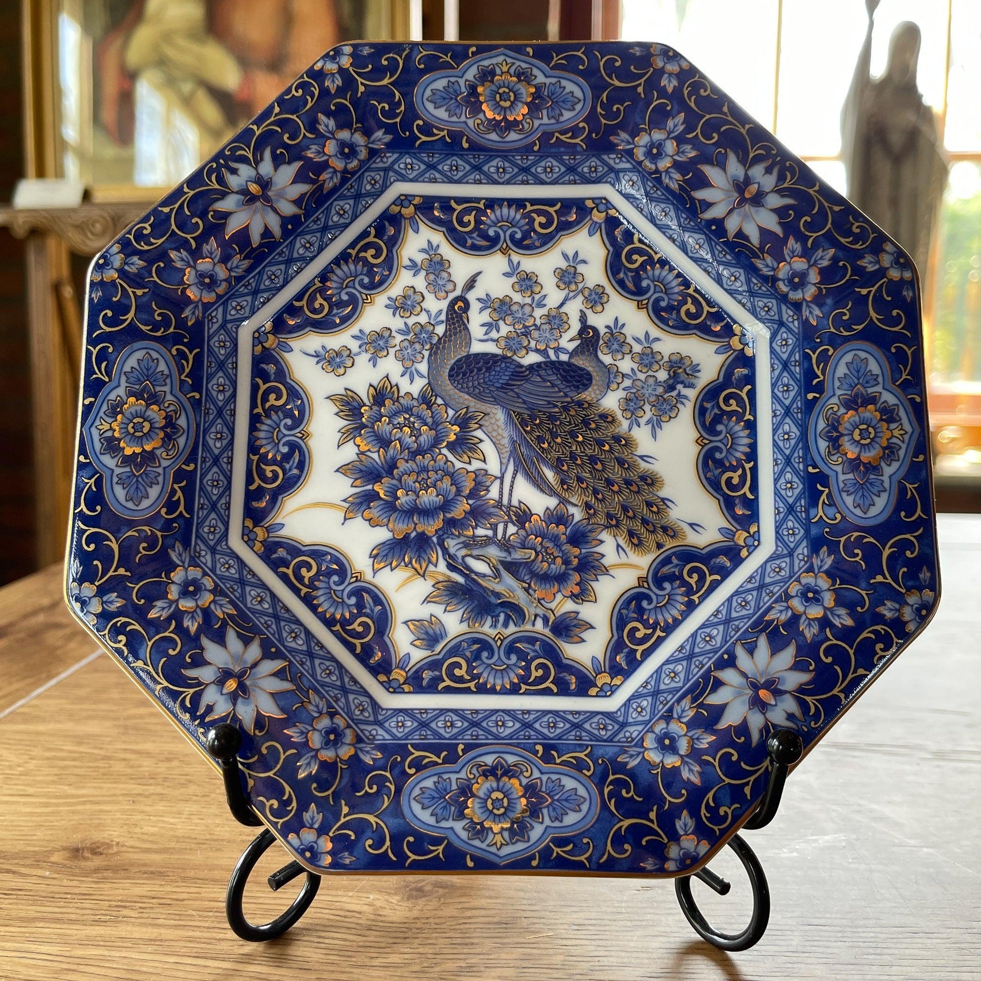 Bord met pauwen - Bamestra Curiosa