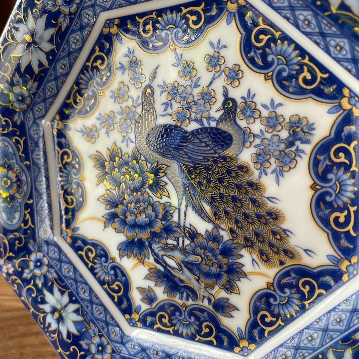 Bord met pauwen - Bamestra Curiosa