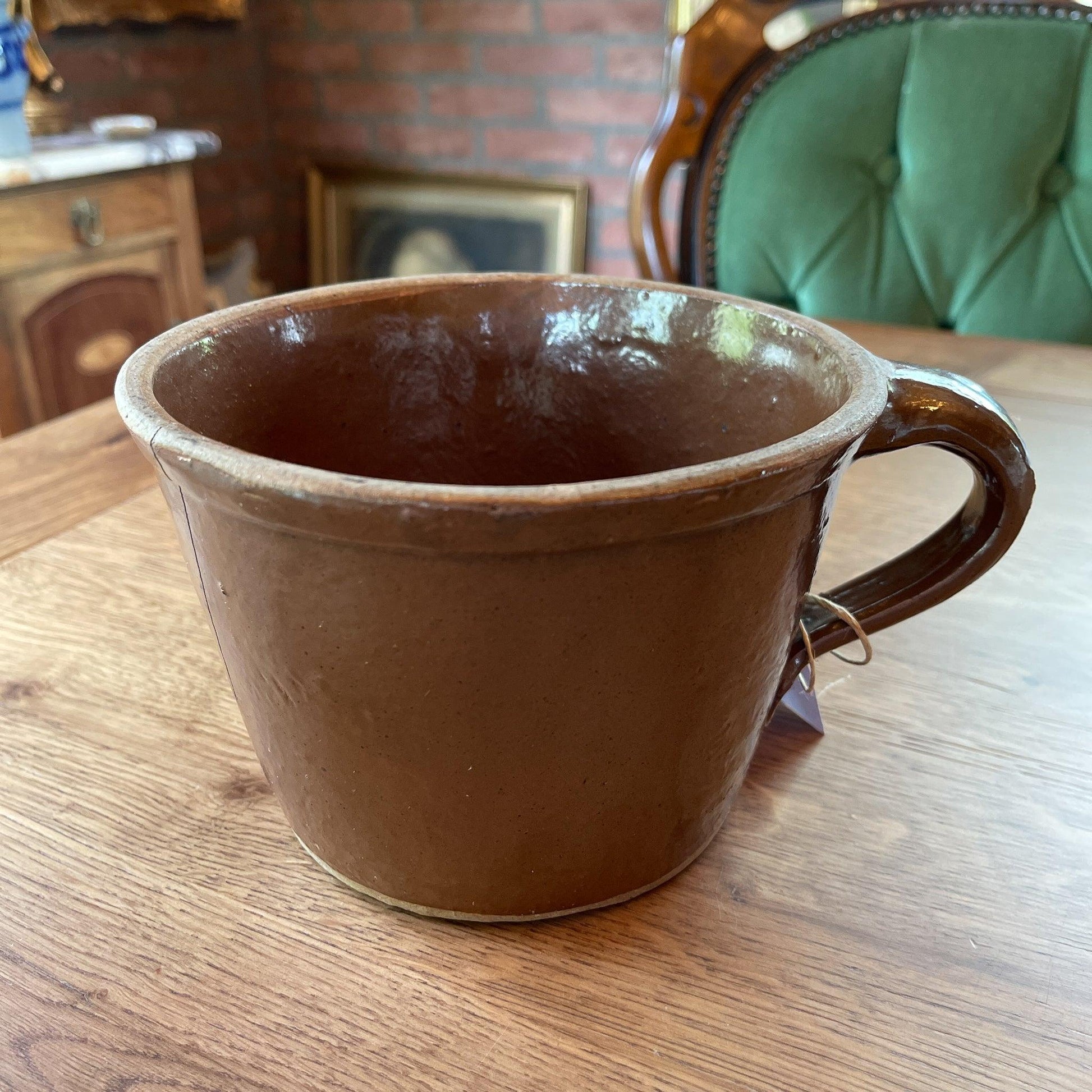 Bruine aardewerk kan - Bamestra Curiosa