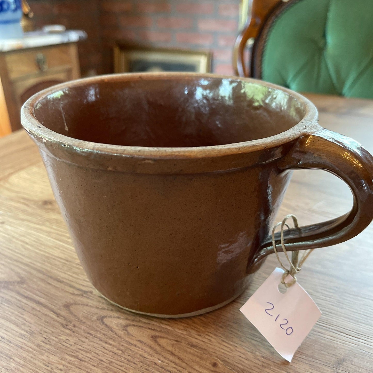 Bruine aardewerk kan - Bamestra Curiosa