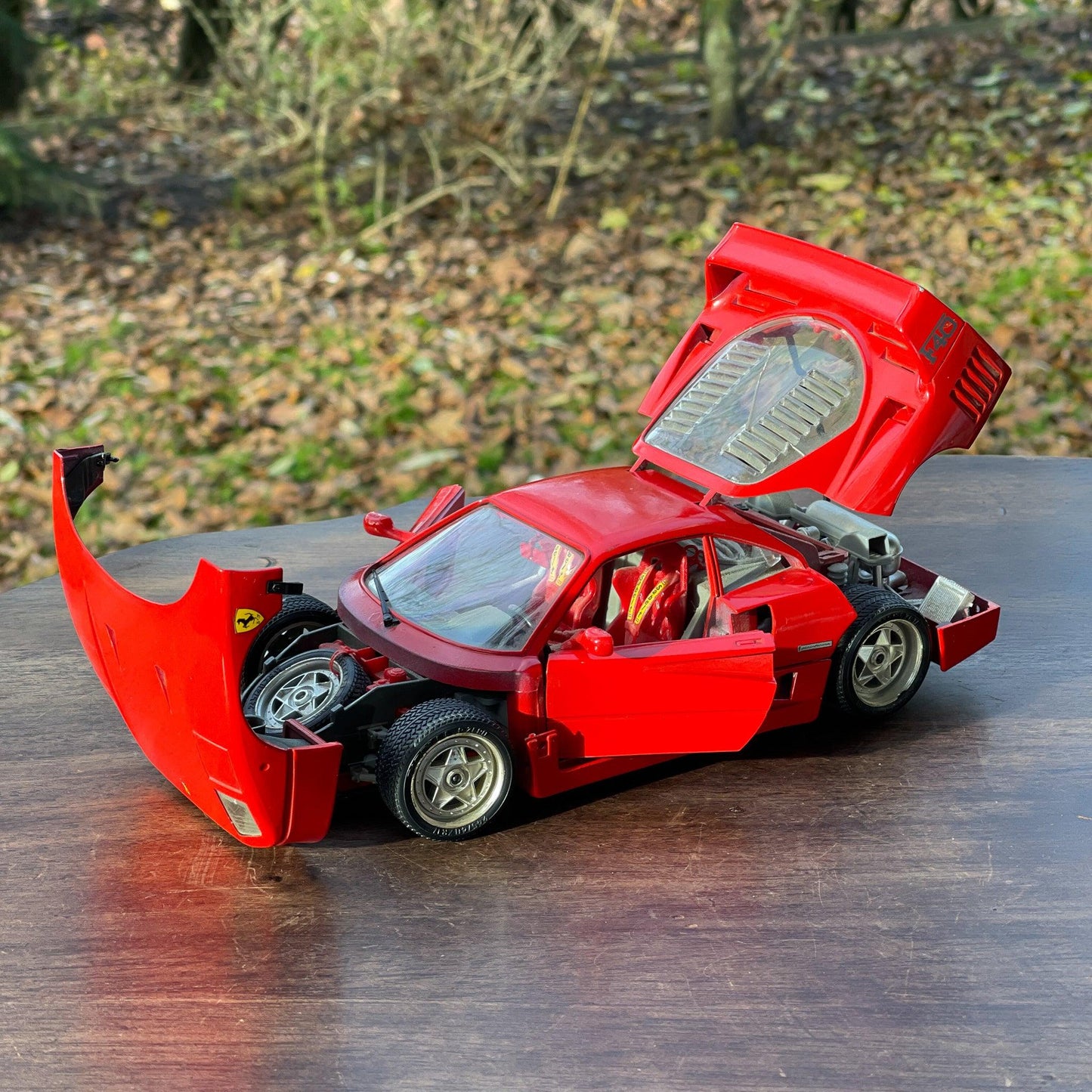 Burago Ferrari F40 schaal 1:18 (1987) - Bamestra Curiosa