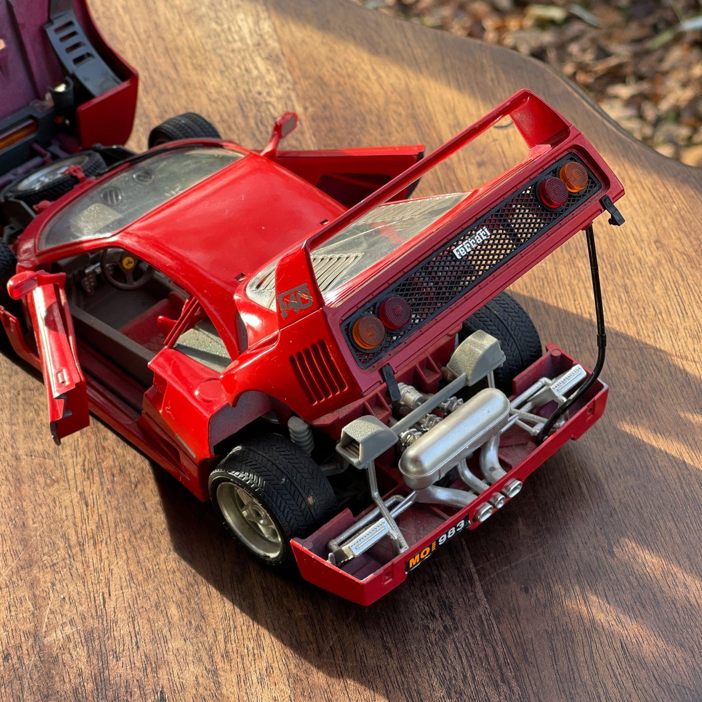 Burago Ferrari F40 schaal 1:18 (1987) - Bamestra Curiosa
