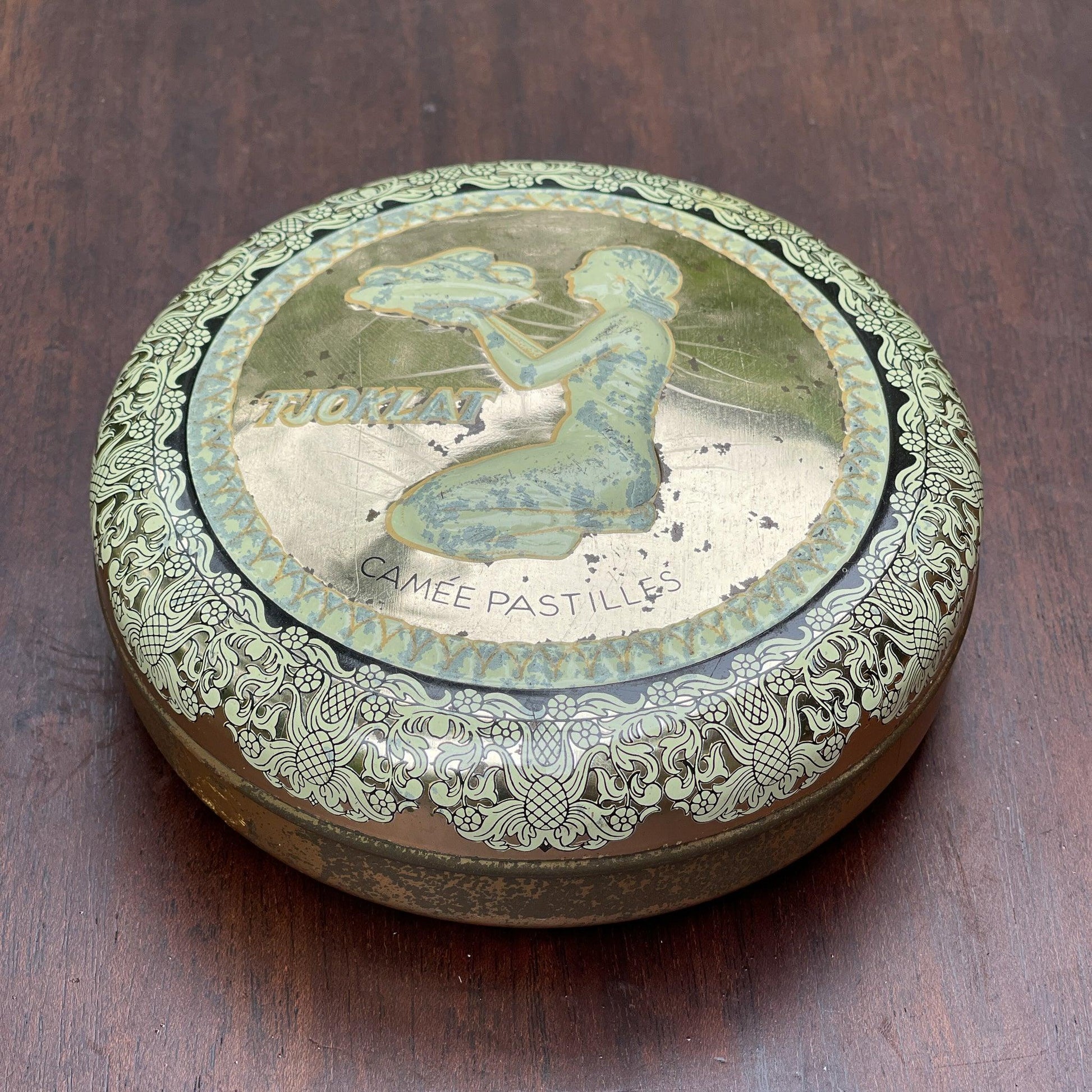 Camee Tjoklat blik - Bamestra Curiosa