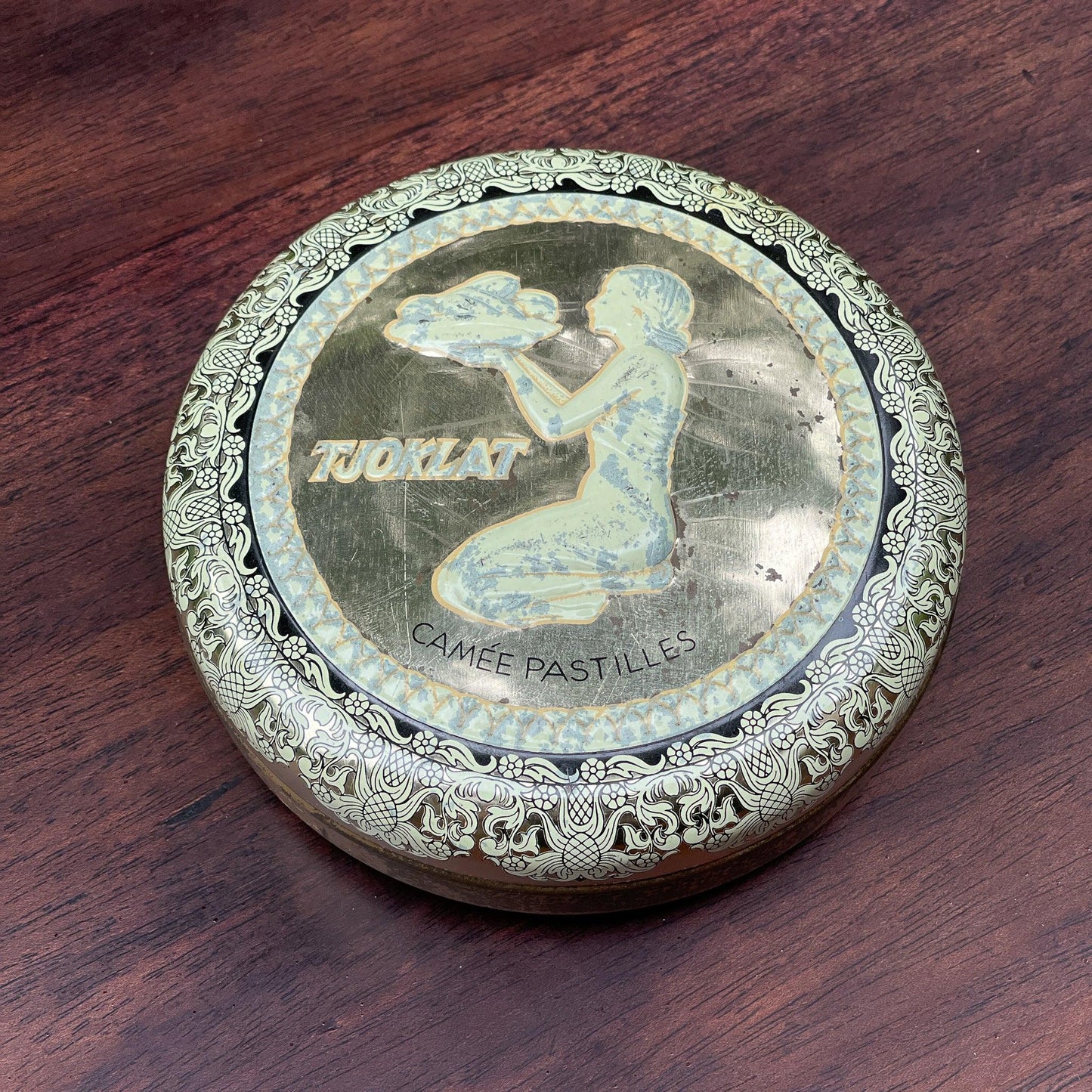 Camee Tjoklat blik - Bamestra Curiosa