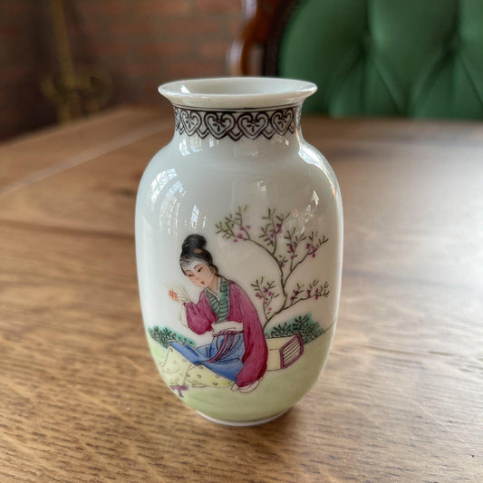 Chinees porseleinen vaasje handgeschilderd - Bamestra Curiosa