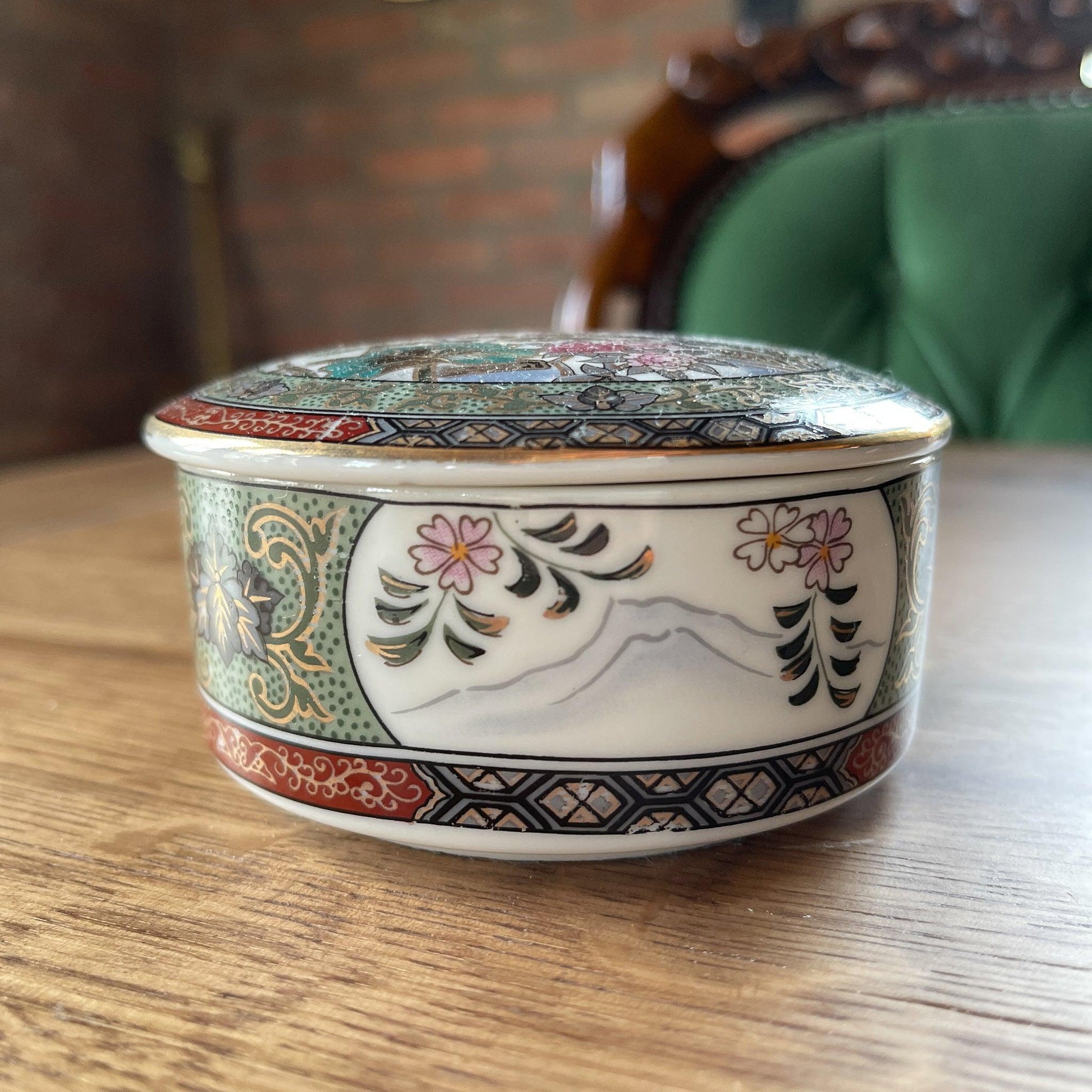 Chinees potje met deksel - Bamestra Curiosa