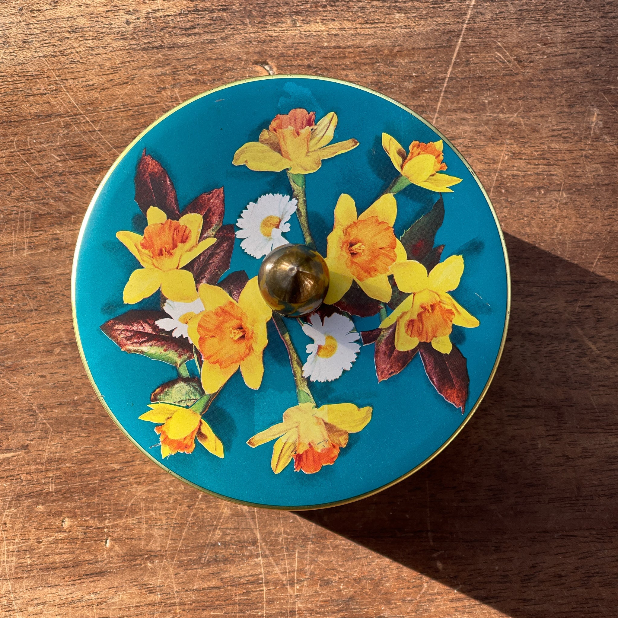 Cote D'or Blik Met Narcissen en Margrieten - The Collectionist