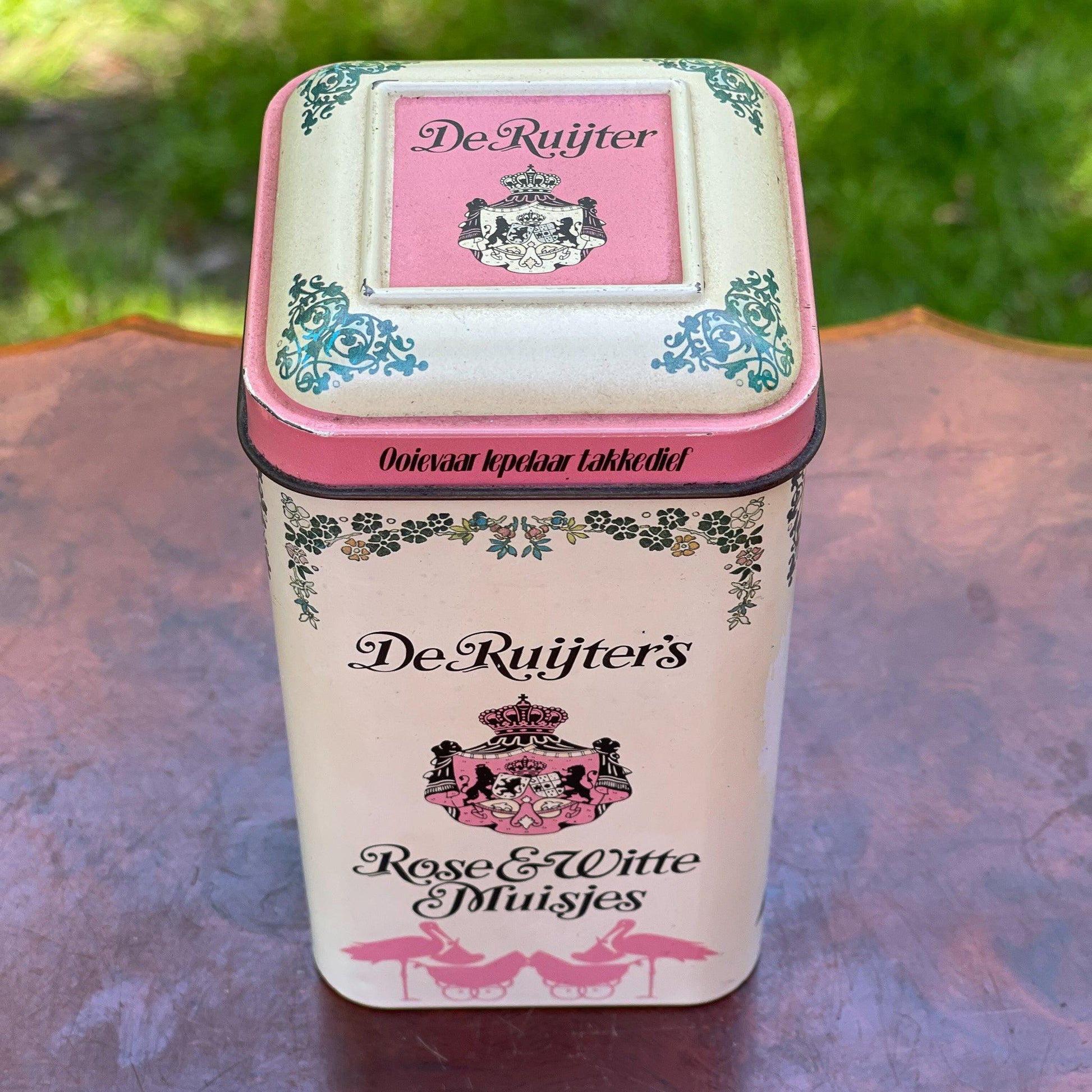 De Ruijter's Rose & Witte Muisjes - Bamestra Curiosa