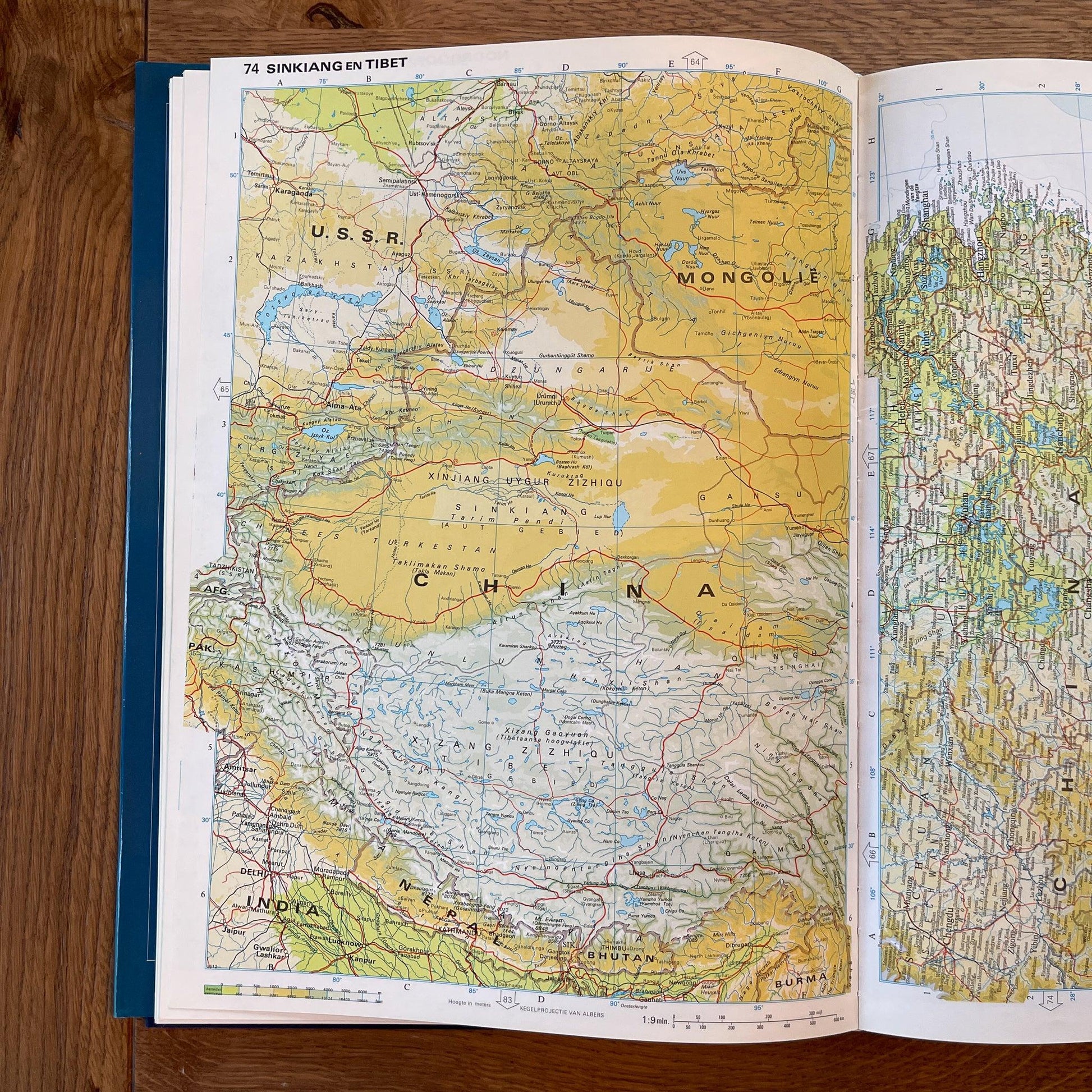 De Times wereldatlas - Bamestra Curiosa