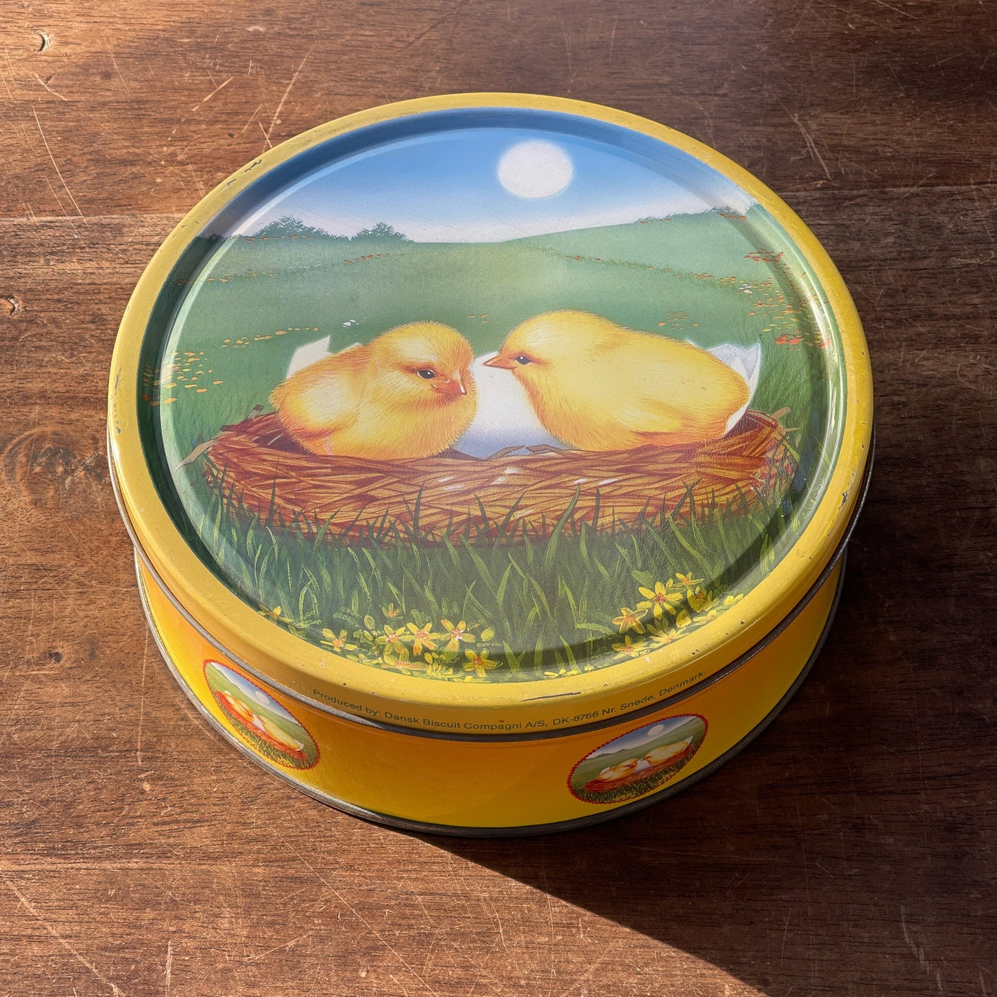 Deens Koekblik Met Kuikentjes - The Collectionist